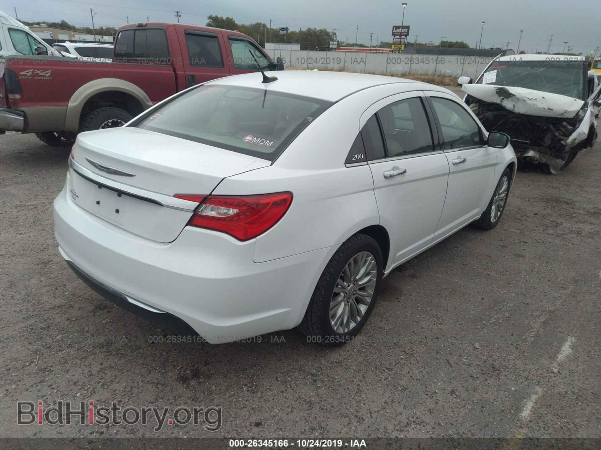 2013 Chrysler 200 - VIN: 1C3CCBCG3DN595819 - Фото 4