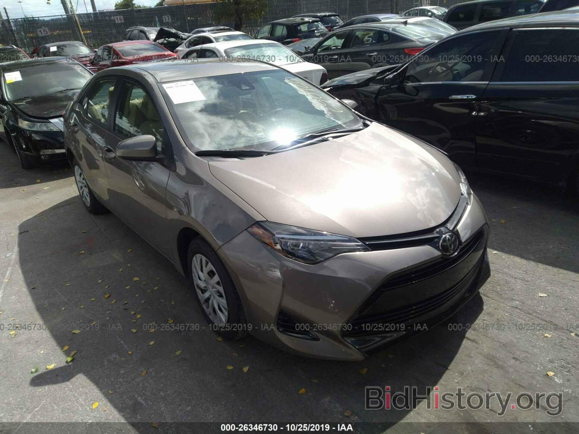 Photo 5YFBURHE2HP690420 - TOYOTA COROLLA 2017