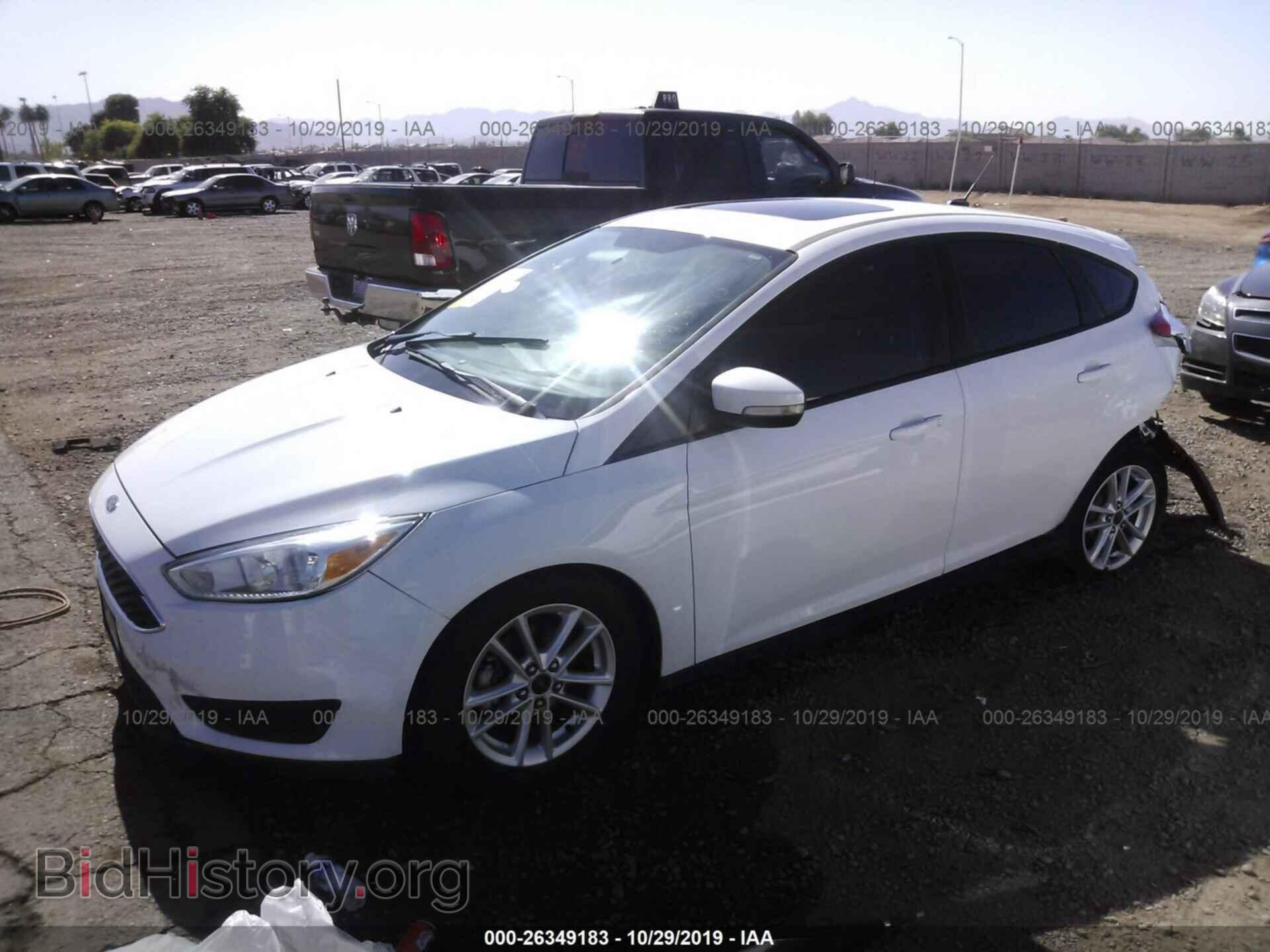 2016 Ford Focus - VIN: 1FADP3K21GL270401 - Фото 2