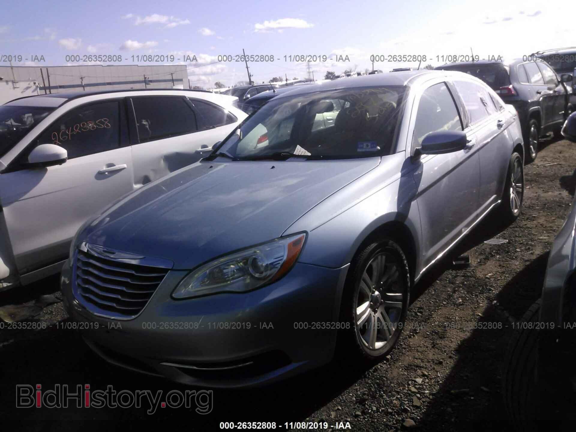 2013 CHRYSLER 200 - VIN: 1C3CCBBB8DN651758 - Фото 2
