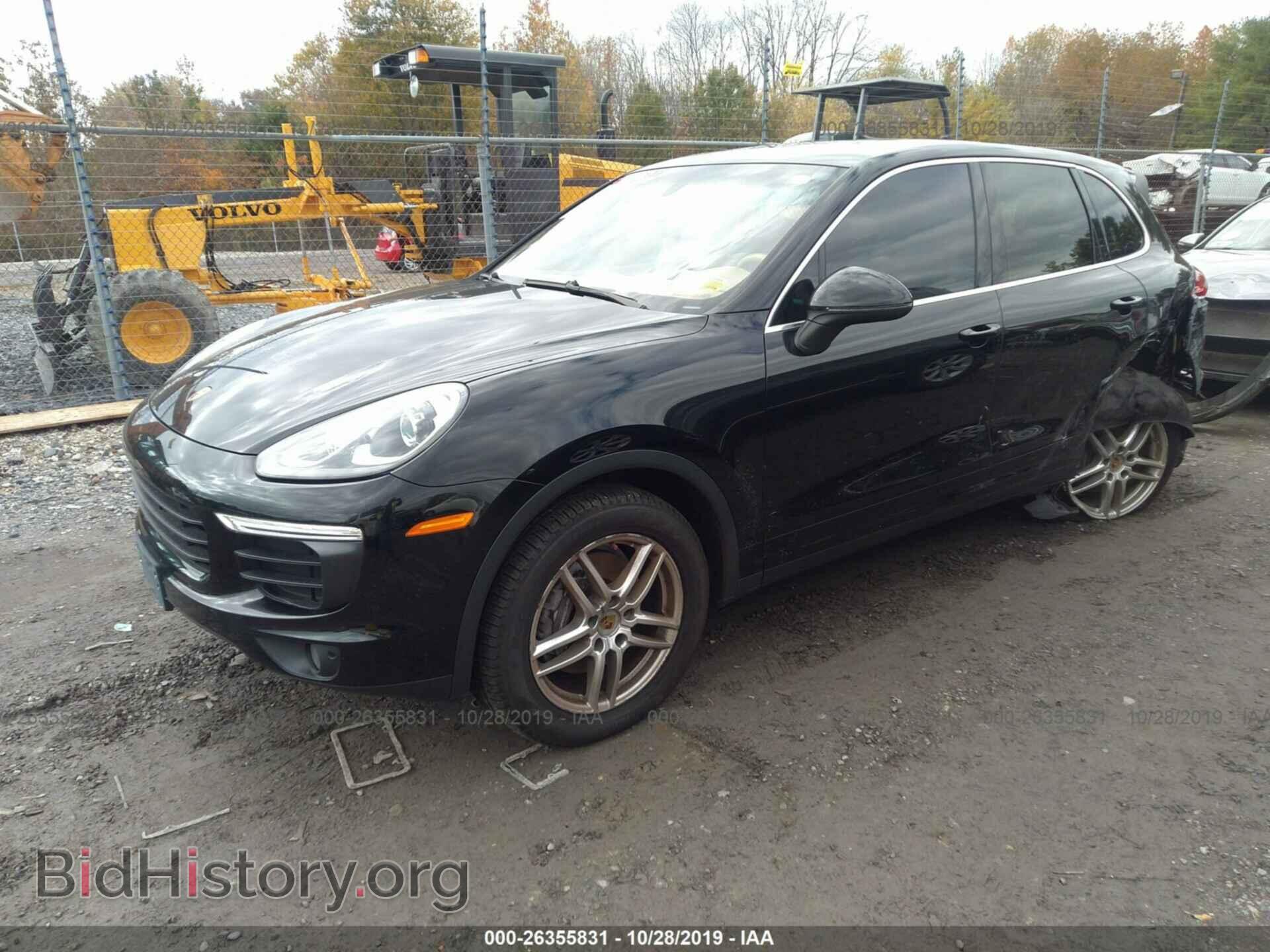 2016 PORSCHE CAYENNE - VIN: WP1AA2A22GLA05558 - Photo 2
