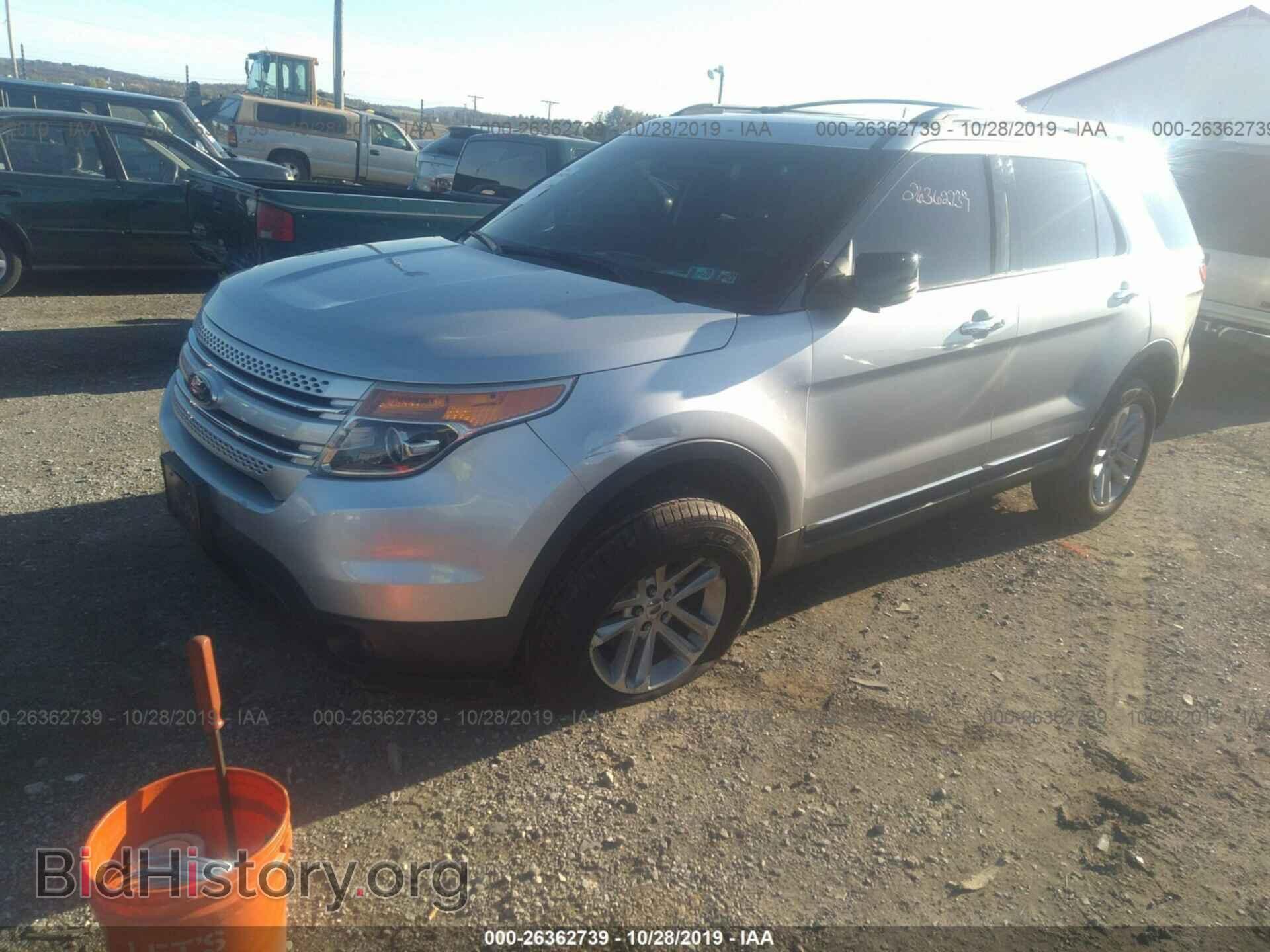 2011 Ford Explorer - VIN: 1FMHK8D82BGA78295 - Photo 2