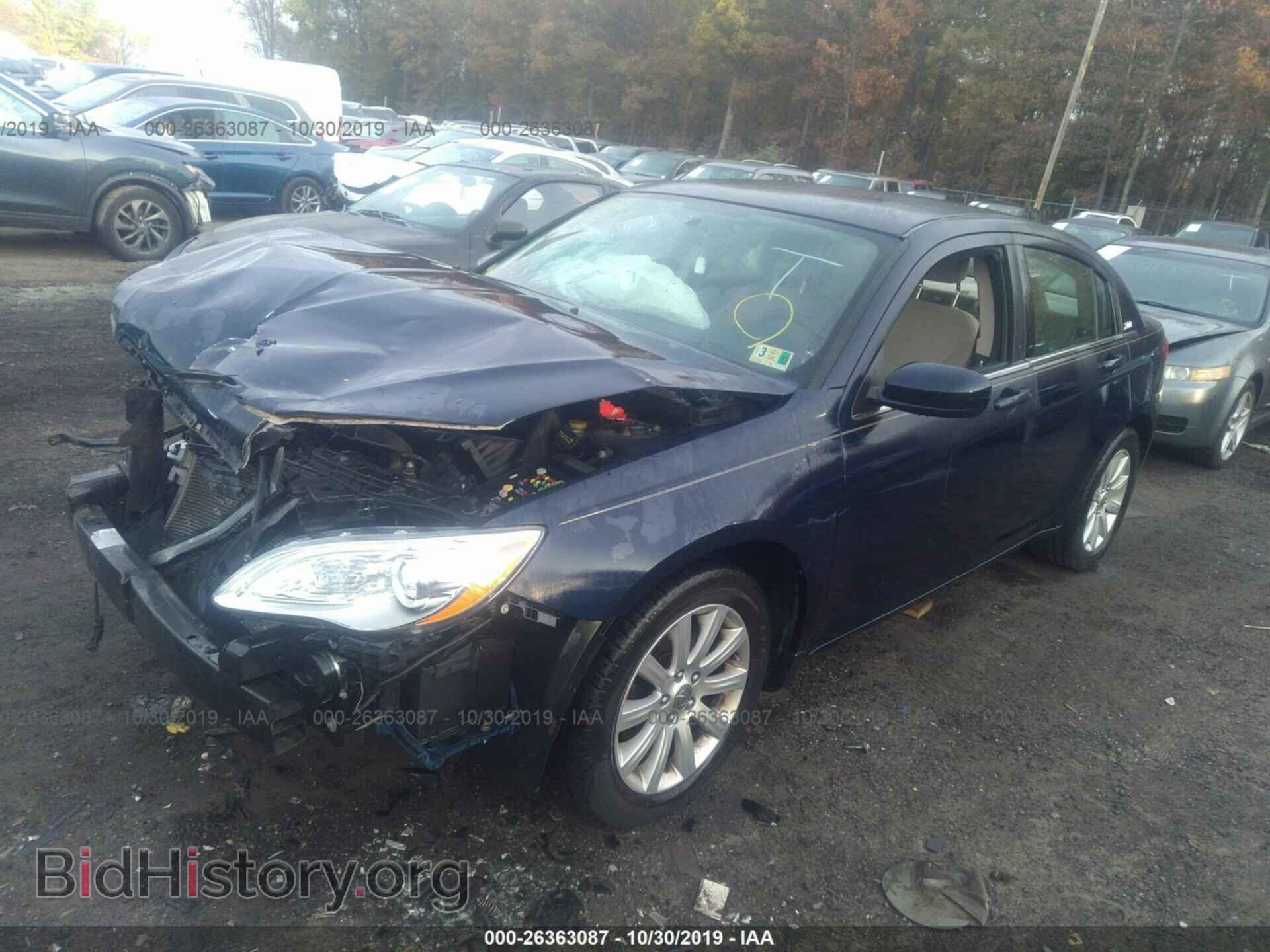 2013 CHRYSLER 200 - VIN: 1C3CCBBB2DN575115 - Фото 2