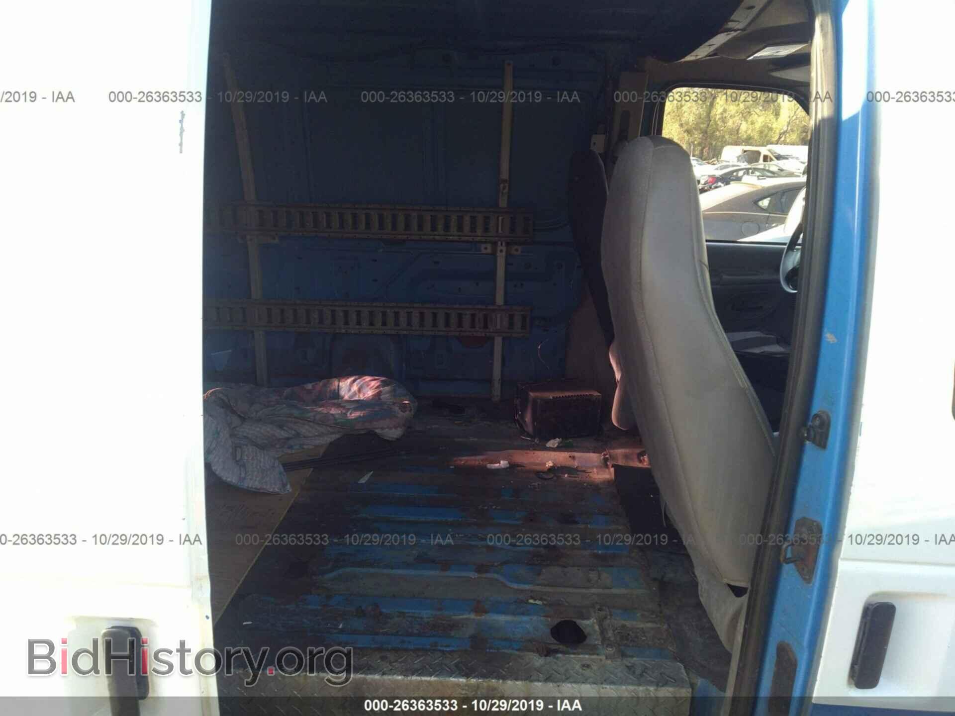 2000 Ford Econoline - VIN: 1FTSS34L1YHB36210 - Photo 8