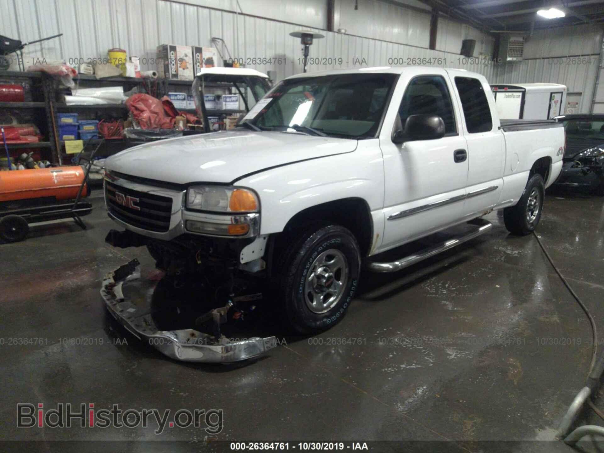 2004 GMC NEW SIERRA - VIN: 2GTEK19VX41112092 - Фото 2