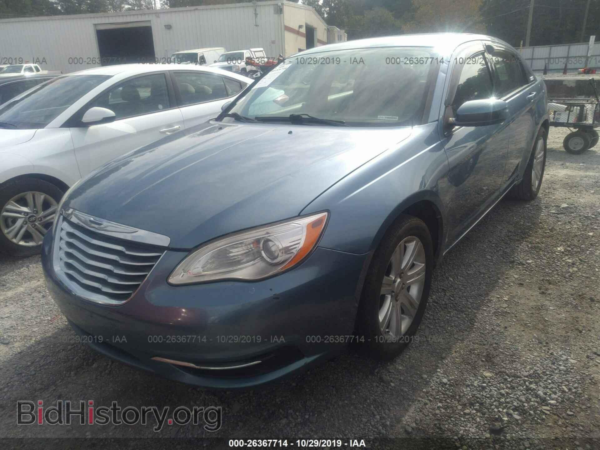 2011 CHRYSLER 200 - VIN: 1C3BC1FB8BN568540 - Фото 2