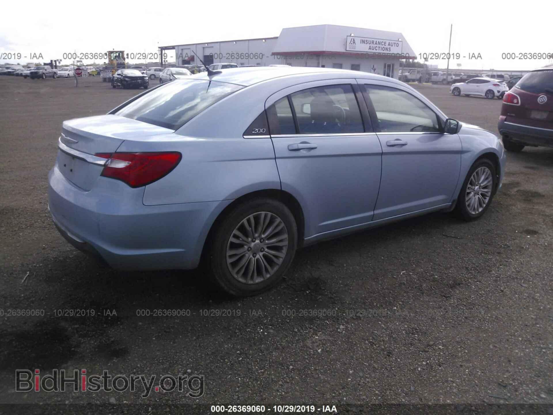 2012 CHRYSLER 200 - VIN: 1C3CCBAB0CN155532 - Фото 4