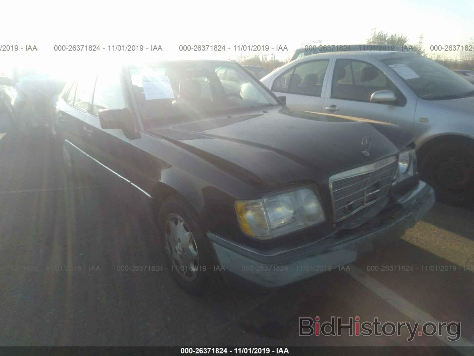 Photo WDBEA32E7SC195169 - MERCEDES-BENZ E 1995