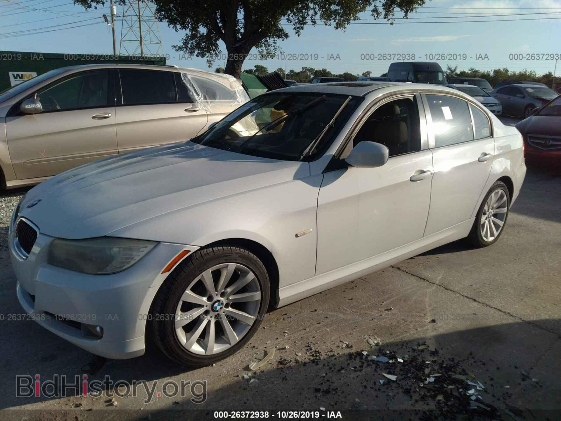 2011 BMW 328 - VIN: WBAPH7C5XBE681701 - Photo 2