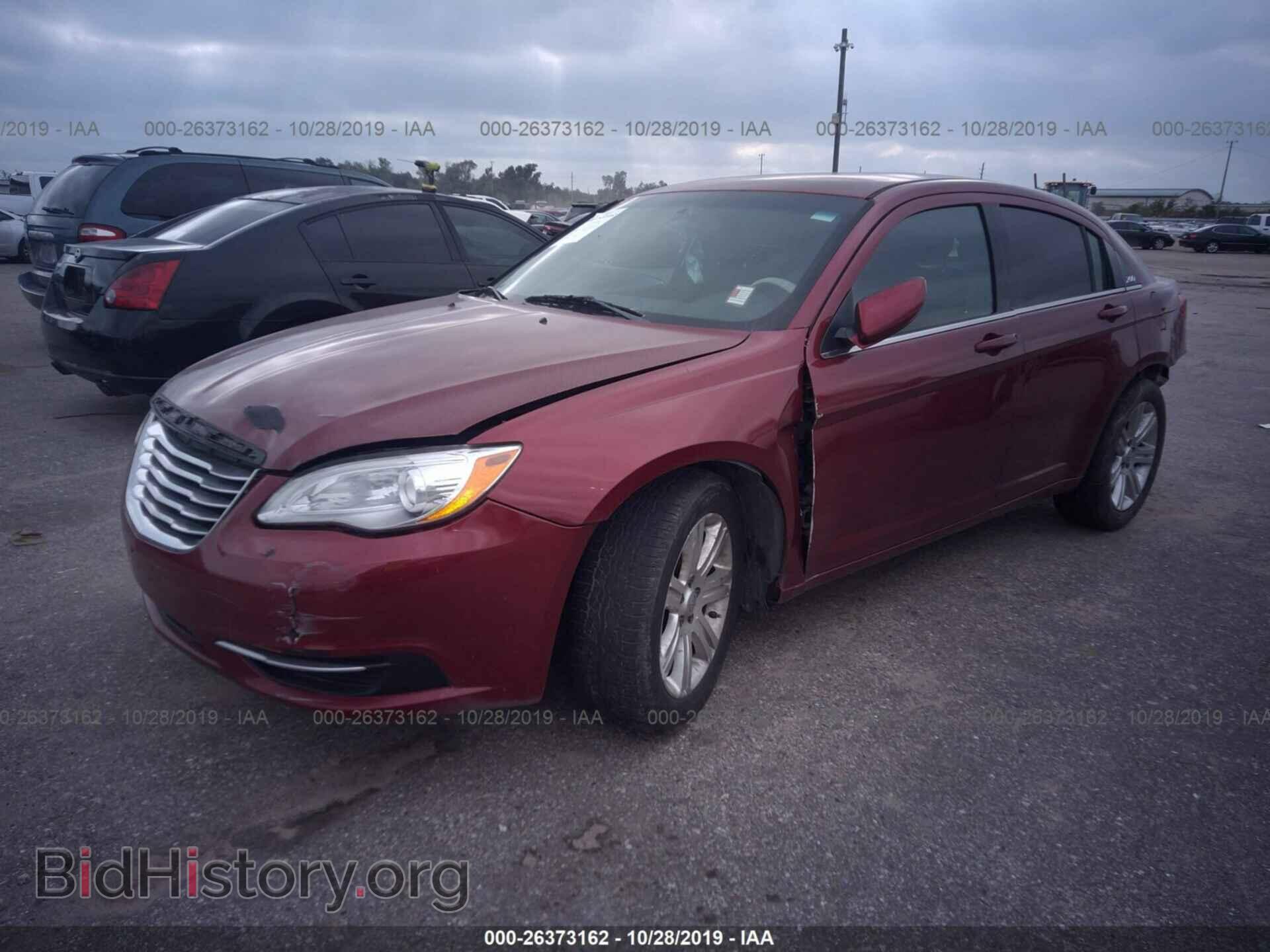 2013 CHRYSLER 200 - VIN: 1C3CCBAB7DN704919 - Фото 2