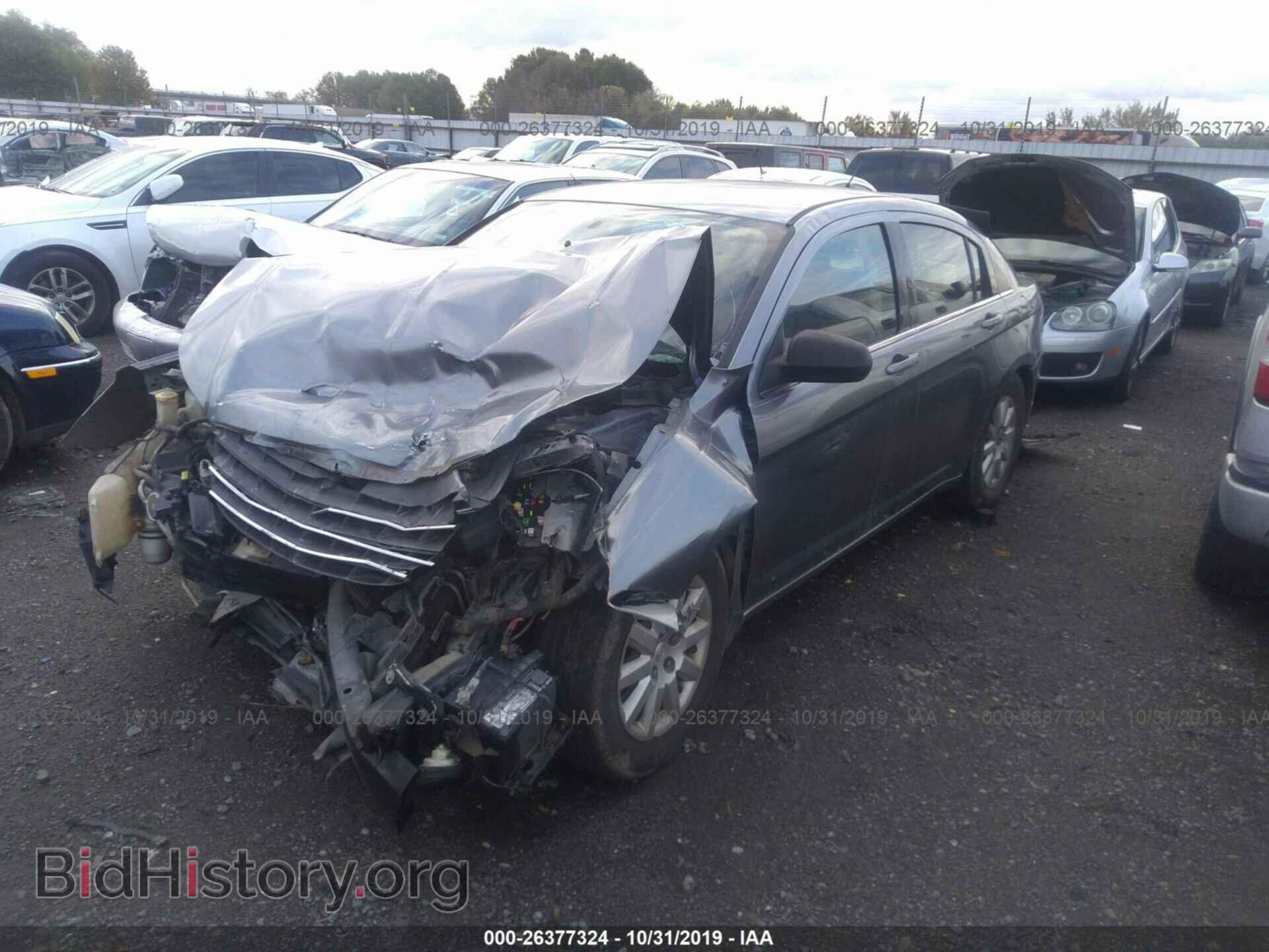 2010 CHRYSLER SEBRING - VIN: 1C3CC4FB9AN183590 - Фото 2