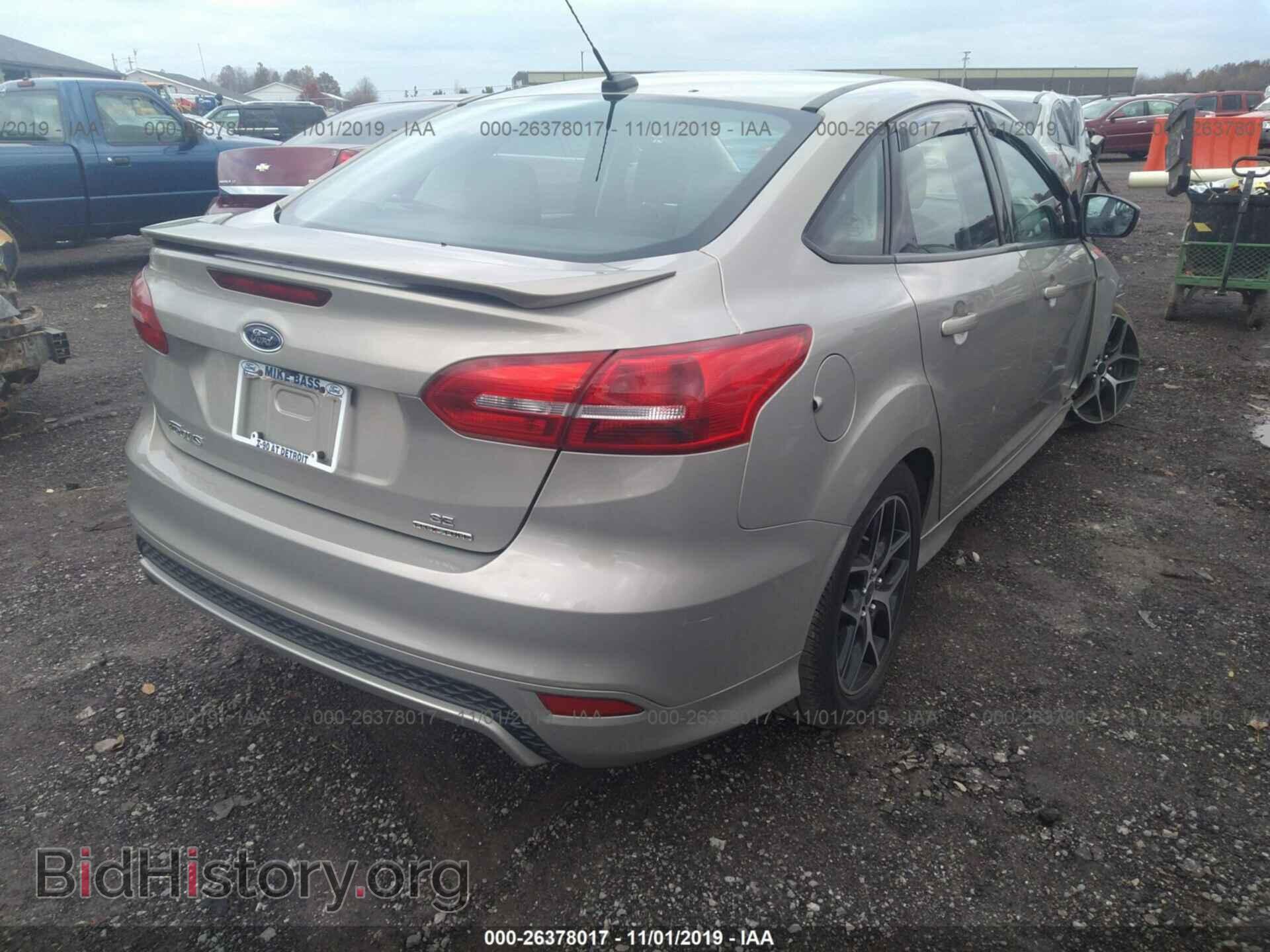 2016 Ford Focus - VIN: 1FADP3F20GL224701 - Photo 4