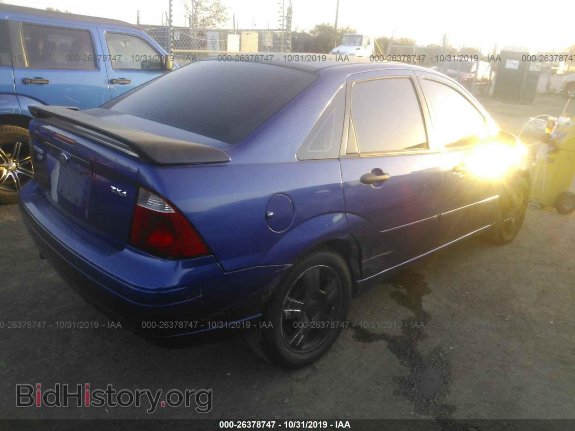 2005 FORD FOCUS - VIN: 1FAFP34N65W103138 - Photo 4