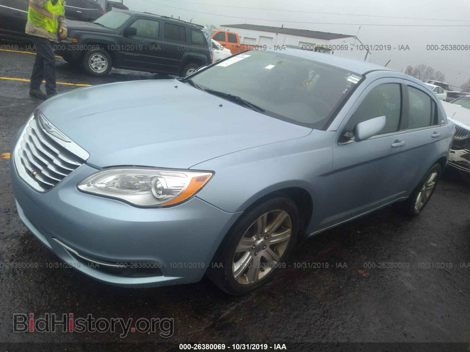 2013 CHRYSLER 200 - VIN: 1C3CCBBB9DN694778 - Photo 2