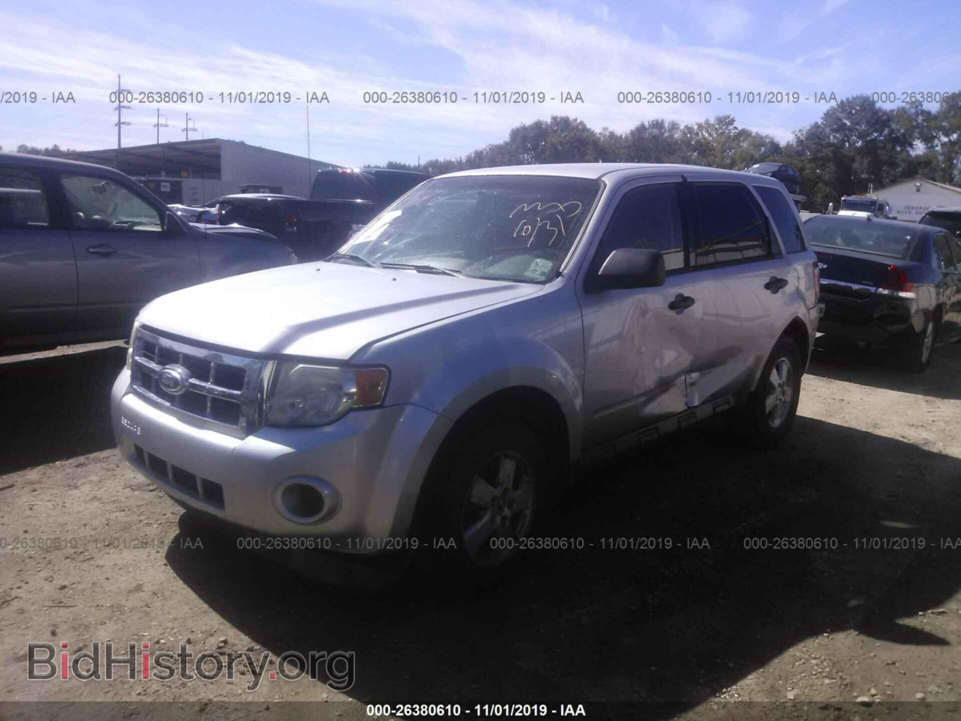 2011 FORD ESCAPE - VIN: 1FMCU0C79BKA51168 - Фото 2