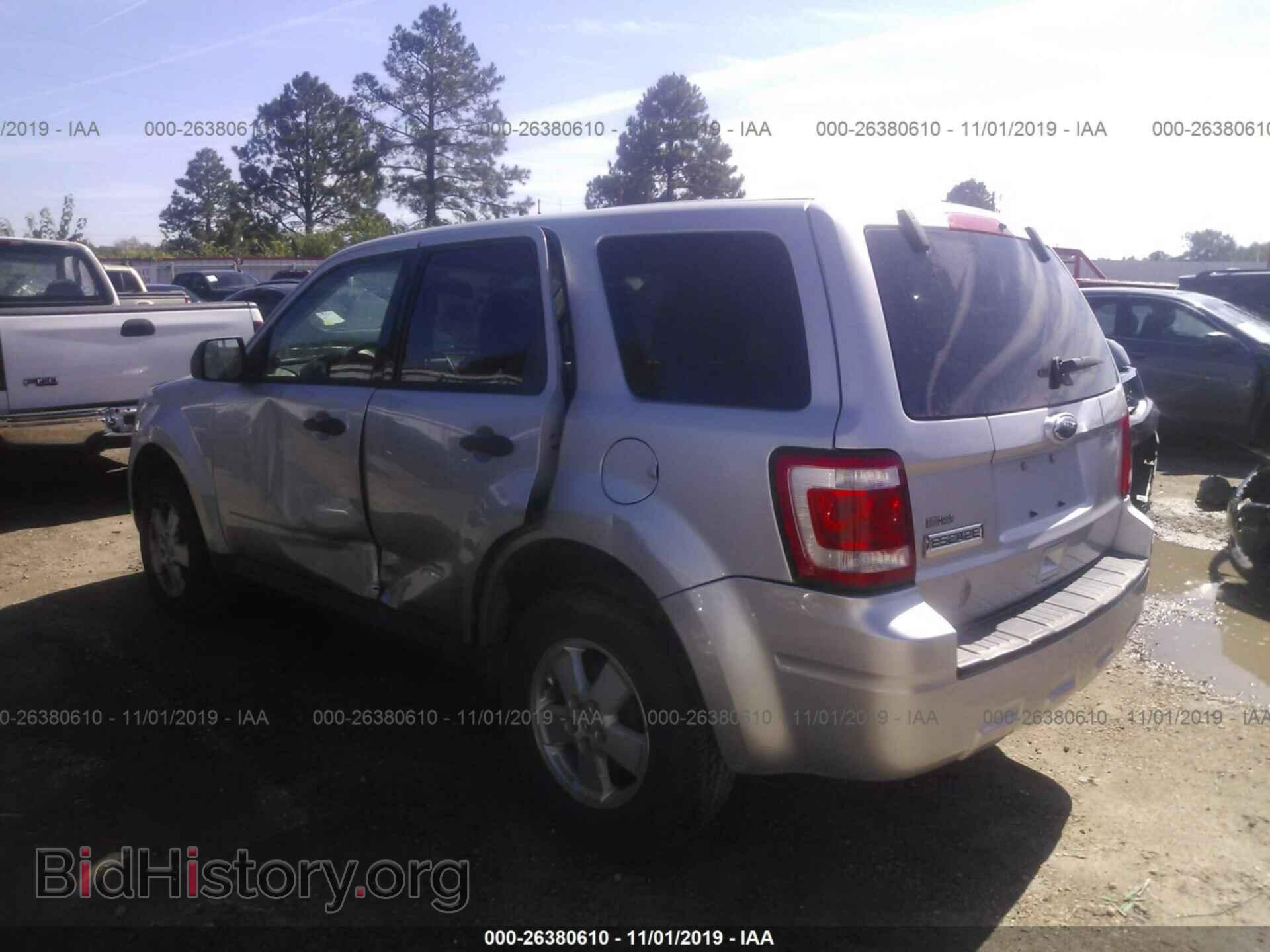 2011 FORD ESCAPE - VIN: 1FMCU0C79BKA51168 - Фото 3