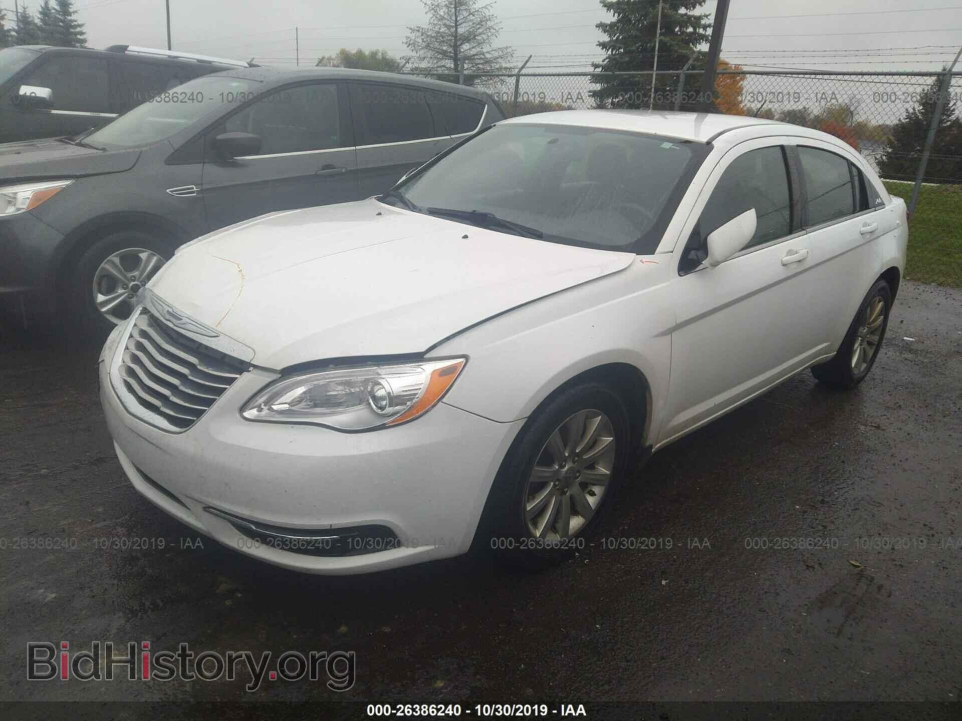 2013 CHRYSLER 200 - VIN: 1C3CCBBB8DN627721 - Фото 2