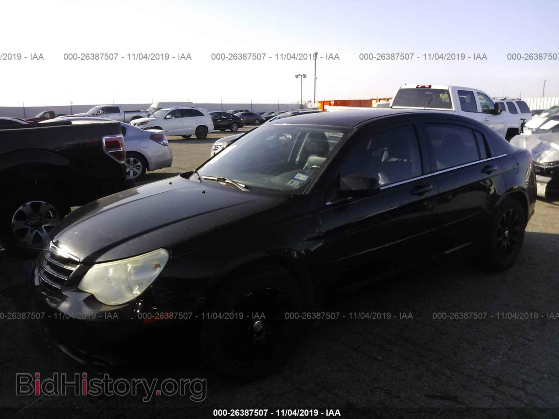 2010 CHRYSLER SEBRING - VIN: 1C3CC5FB9AN147419 - Фото 2