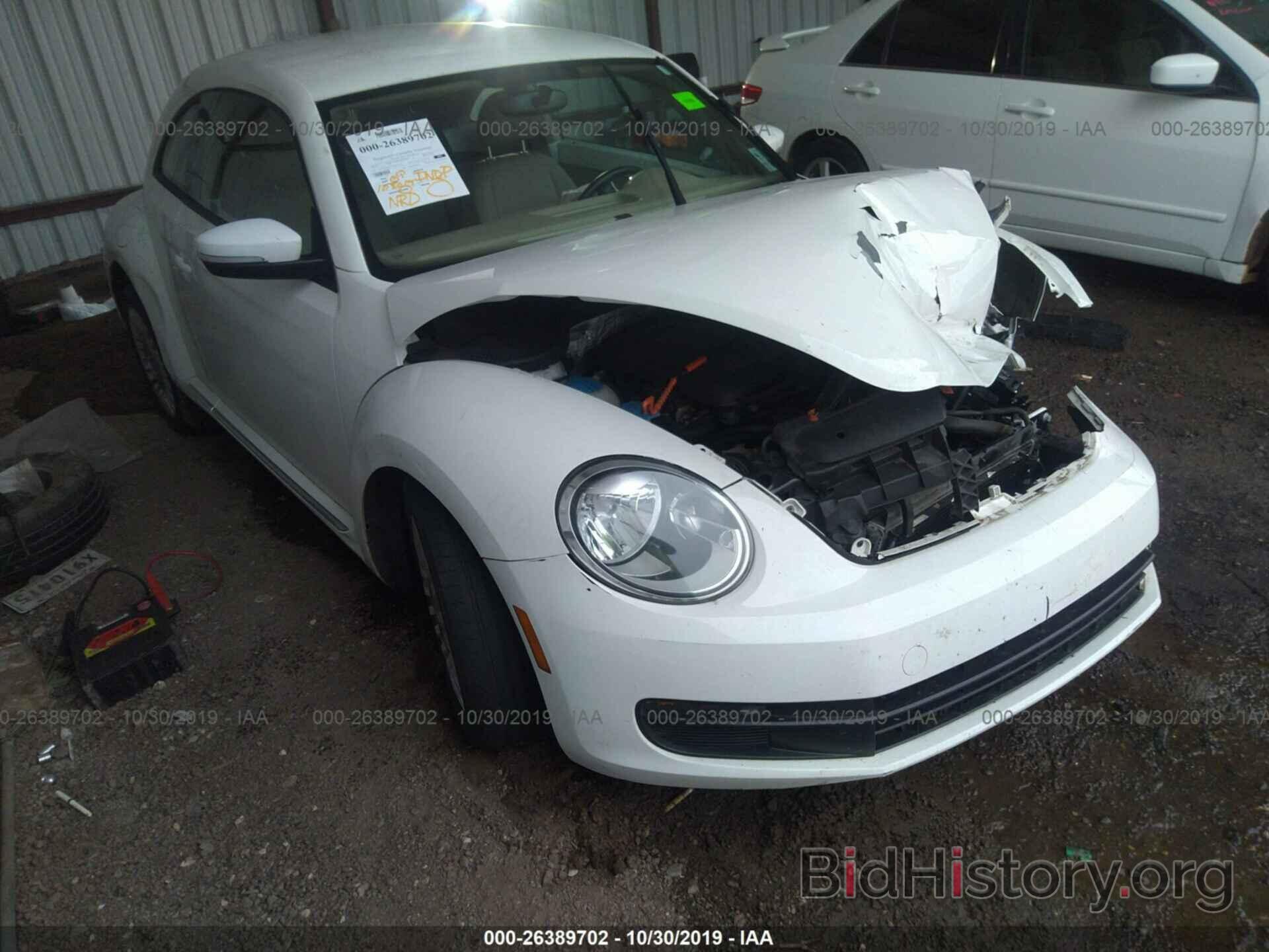 Photo 3VWJX7AT5DM671178 - VOLKSWAGEN BEETLE 2013