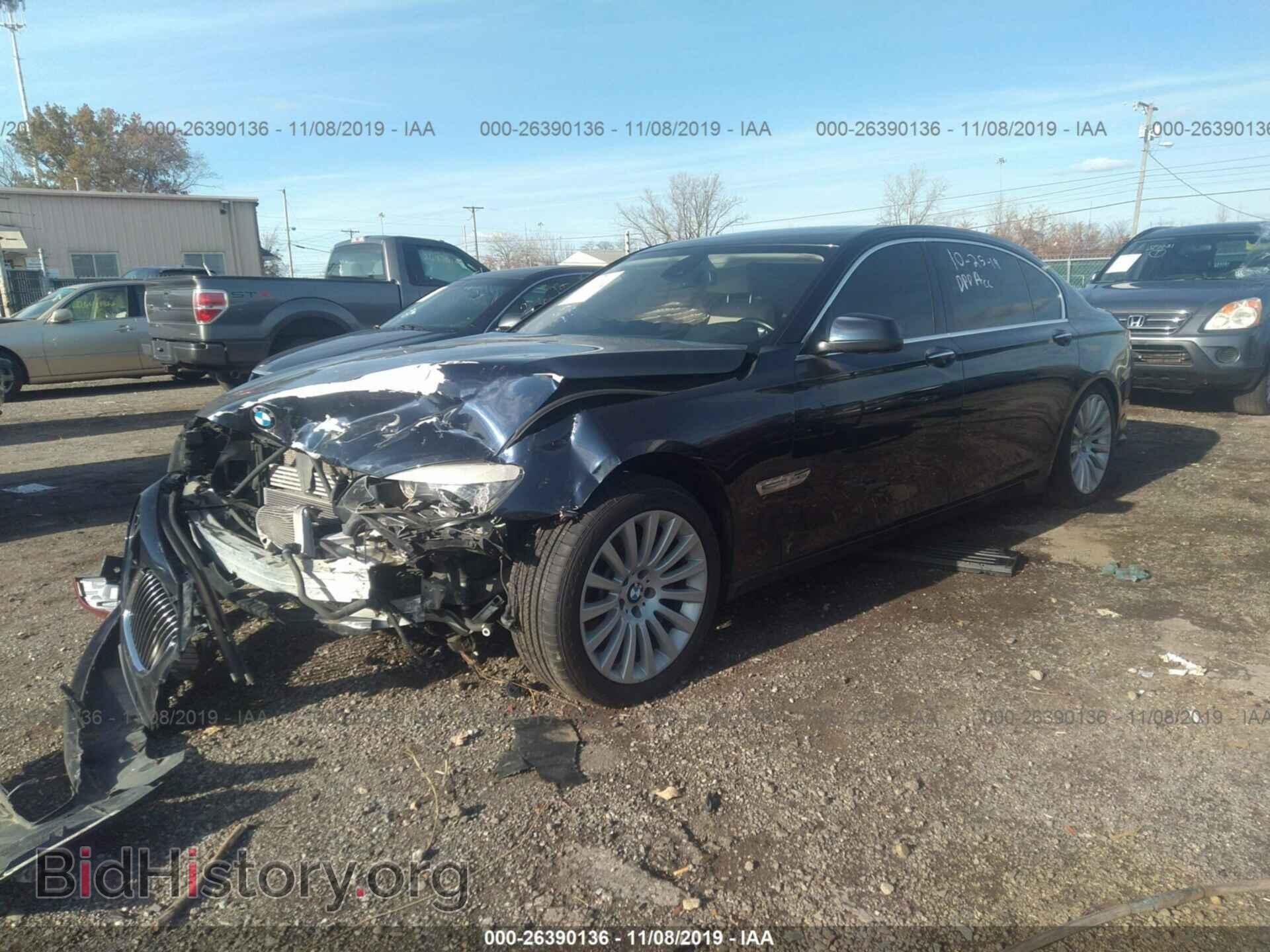 2012 BMW 750 - VIN: WBAKC8C57CC436852 - Photo 2