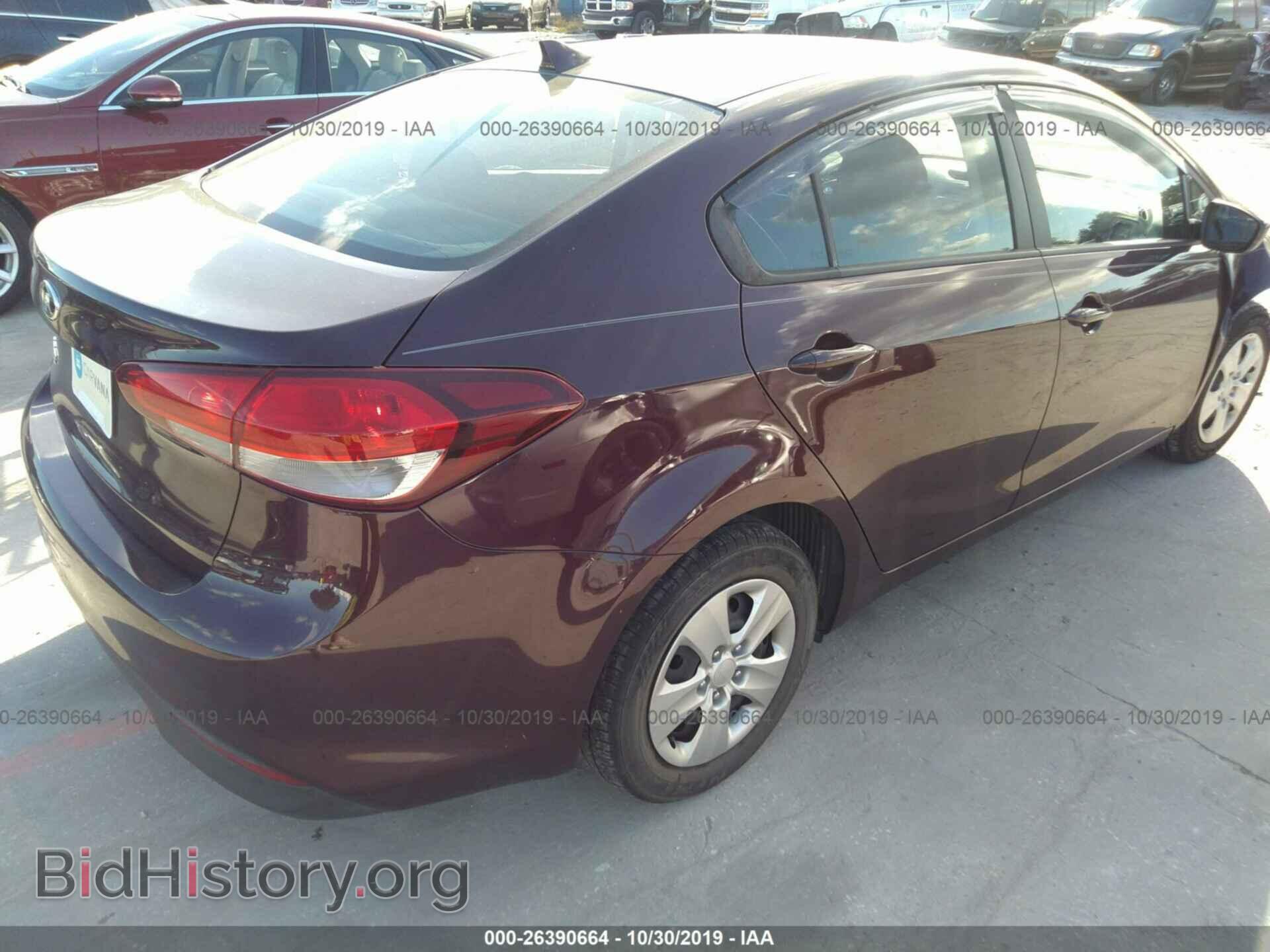 2017 KIA FORTE - VIN: 3KPFK4A76HE015581 - Photo 4