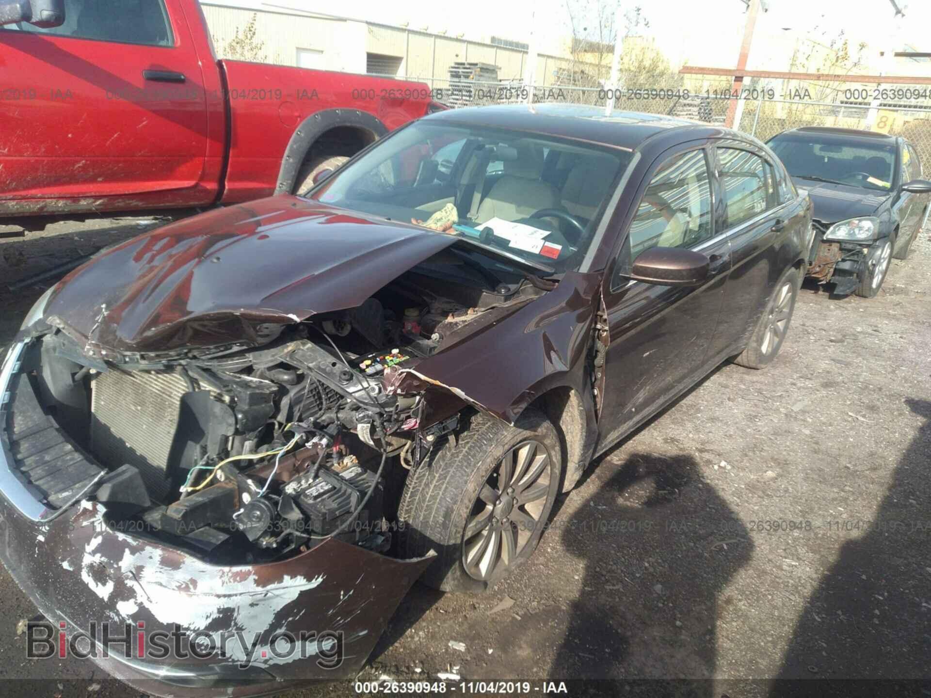 2013 CHRYSLER 200 - VIN: 1C3CCBBB1DN614938 - Photo 2