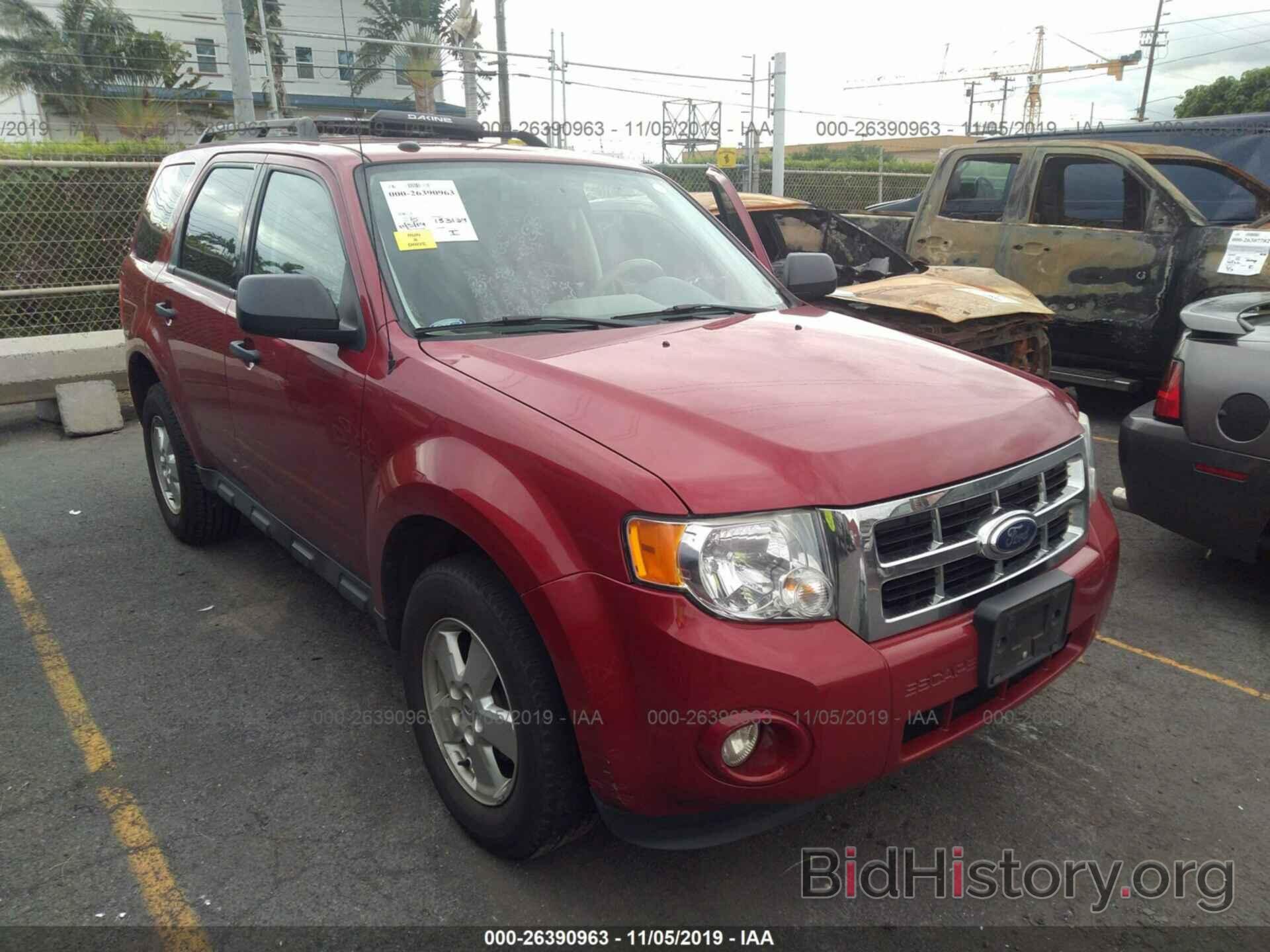 Photo 1FMCU0D79BKA81995 - FORD ESCAPE 2011