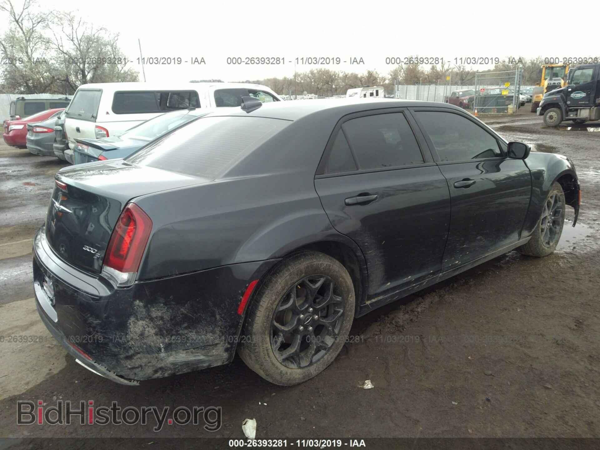 2019 CHRYSLER 300 - VIN: 2C3CCAGG3KH542998 - Photo 4