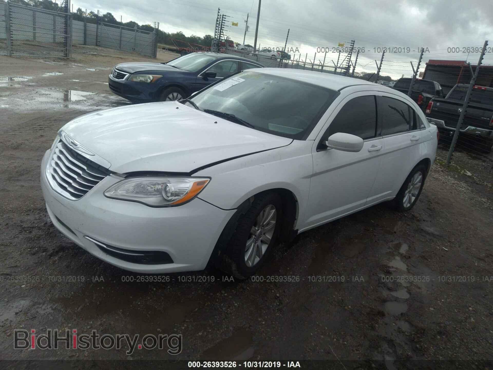 2014 CHRYSLER 200 - VIN: 1C3CCBBB4EN183576 - Фото 2