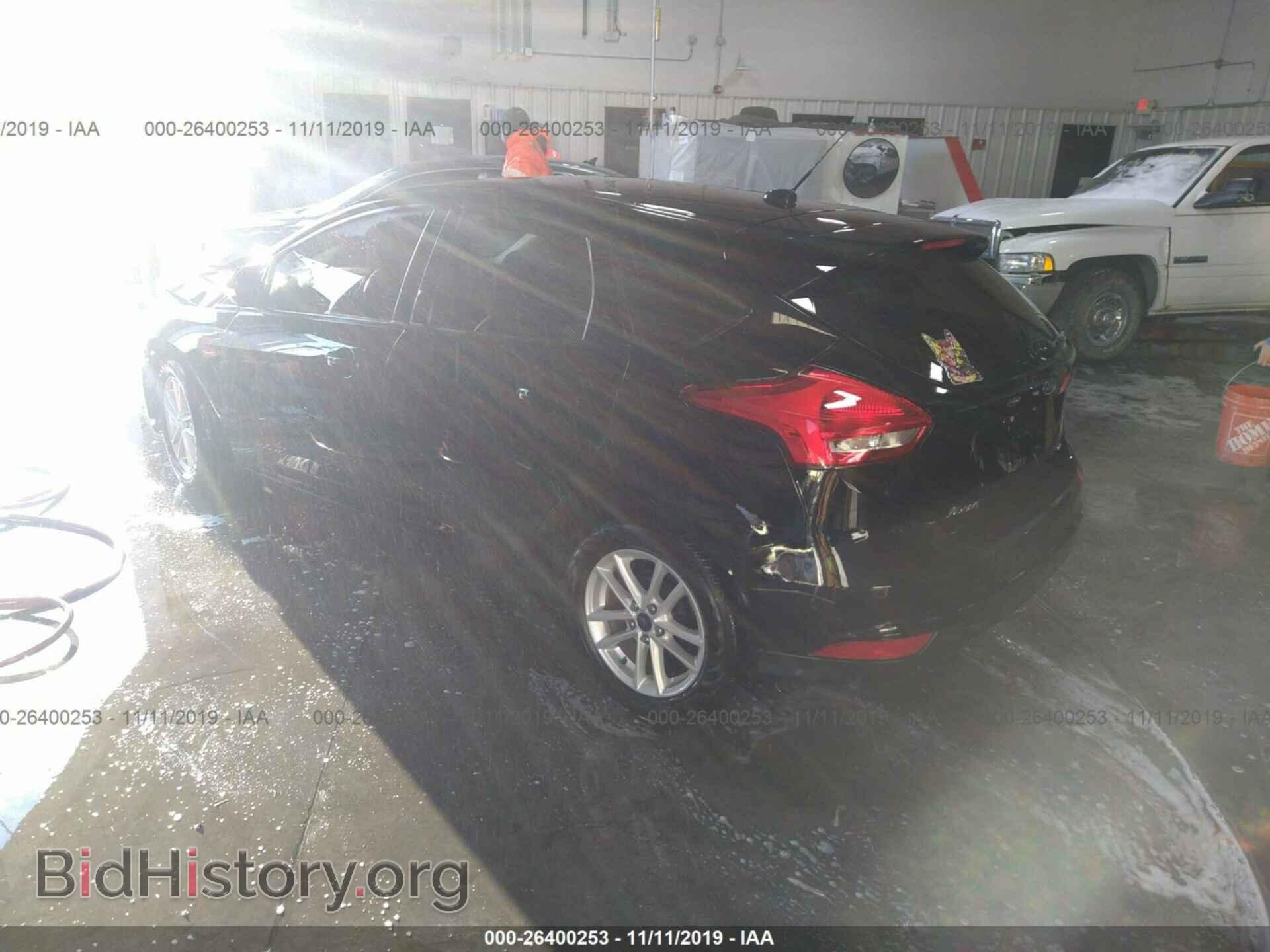 2017 Ford Focus - VIN: 1FADP3K24HL235580 - Фото 3