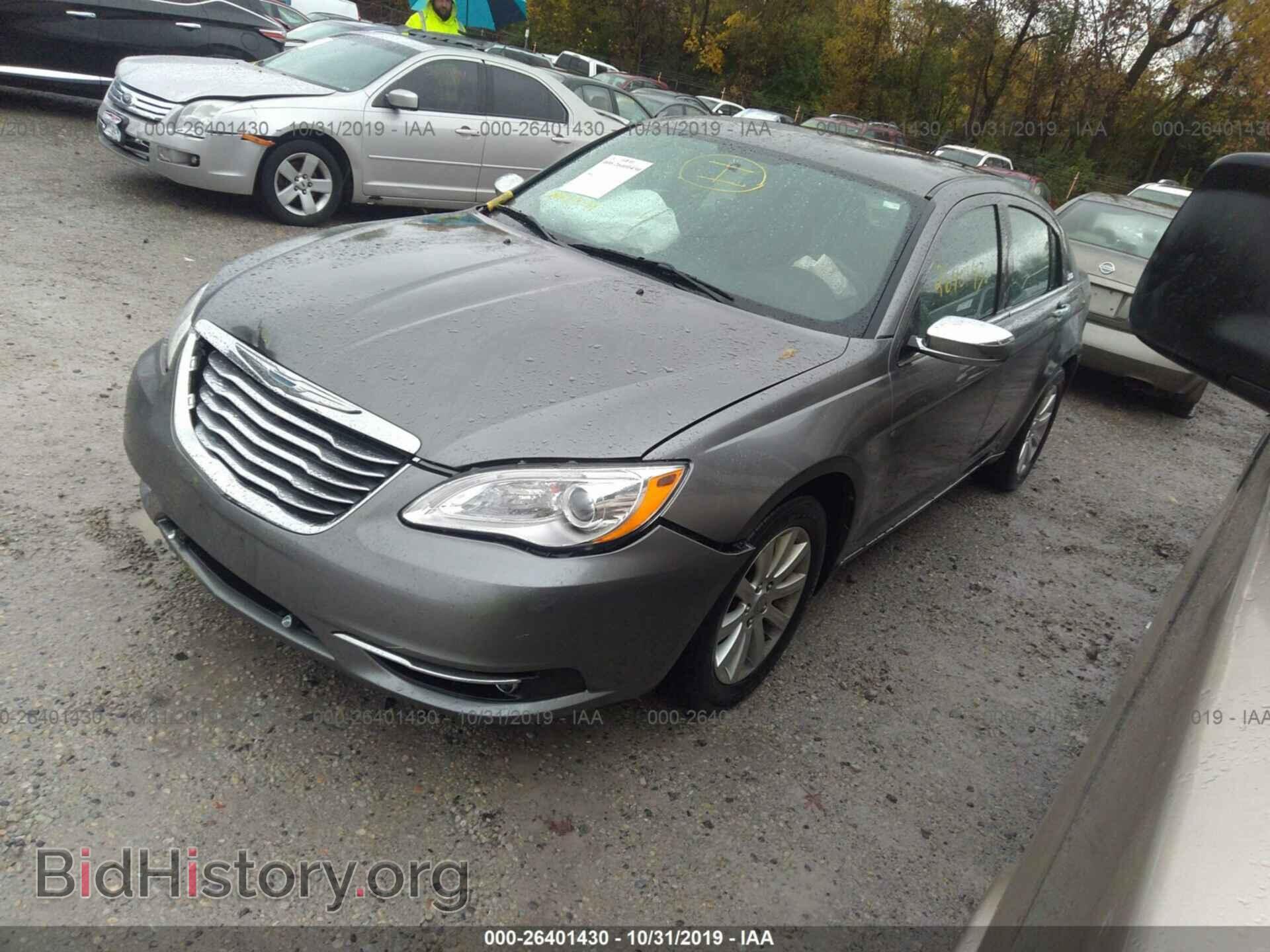 2013 CHRYSLER 200 - VIN: 1C3CCBCG1DN522061 - Фото 2
