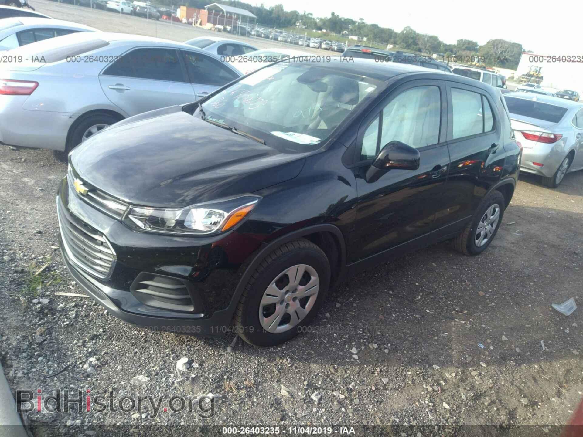 2017 CHEVROLET TRAX - VIN: 3GNCJKSB8HL286979 - Фото 2