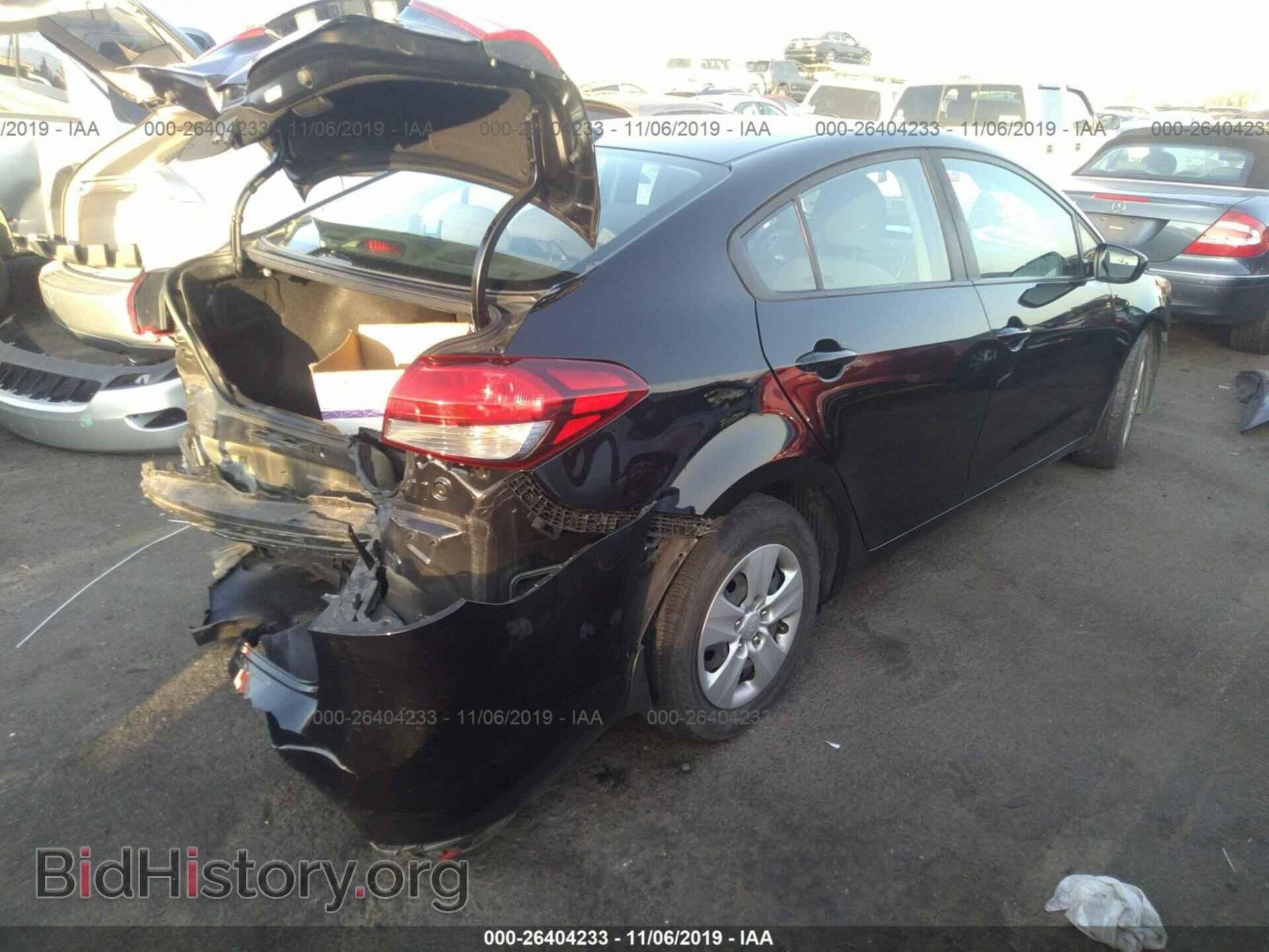 2017 KIA FORTE - VIN: 3KPFK4A78HE010978 - Photo 4