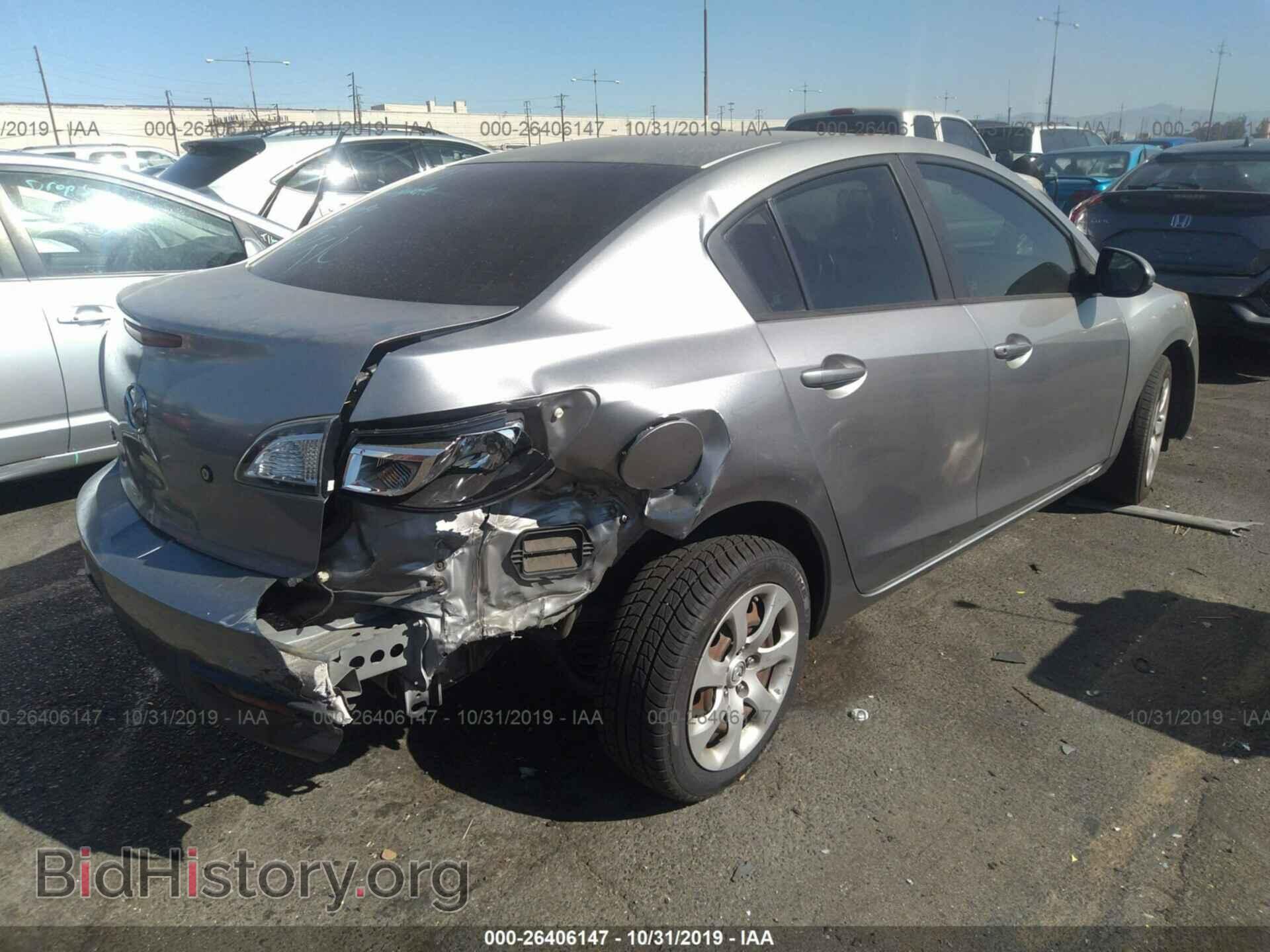 2011 MAZDA 3 - VIN: JM1BL1UG4B1383998 - Photo 4