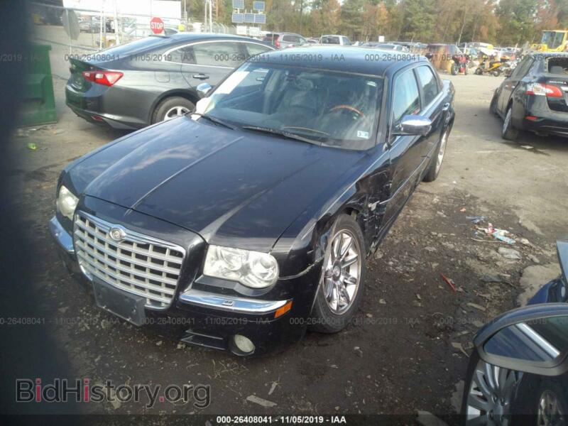 2005 Chrysler 300C (VIN 2C3AA63H35H657985) — фото 2 из 11