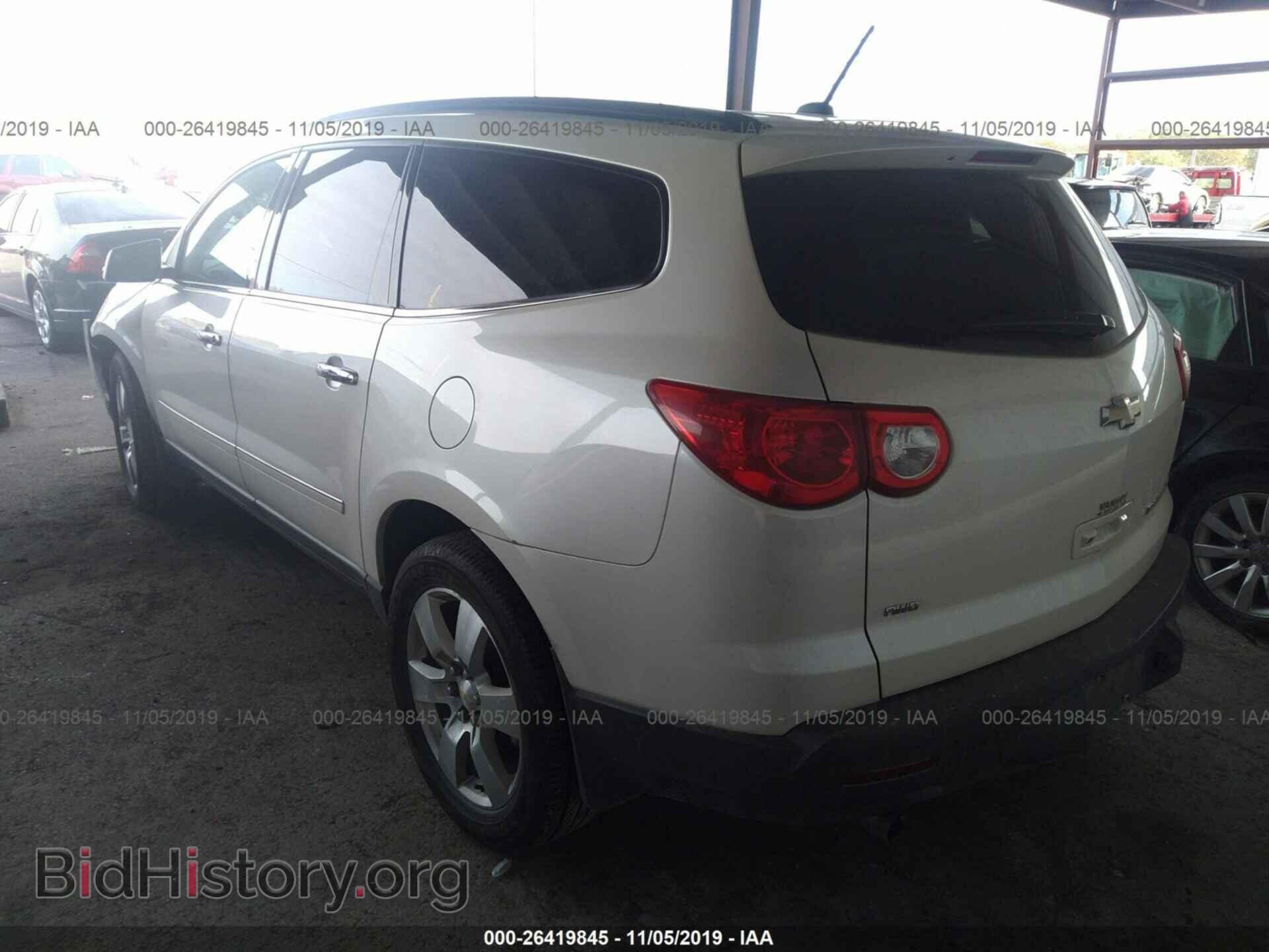 2011 CHEVROLET TRAVERSE - VIN: 1GNKVLED8BJ203326 - Фото 3