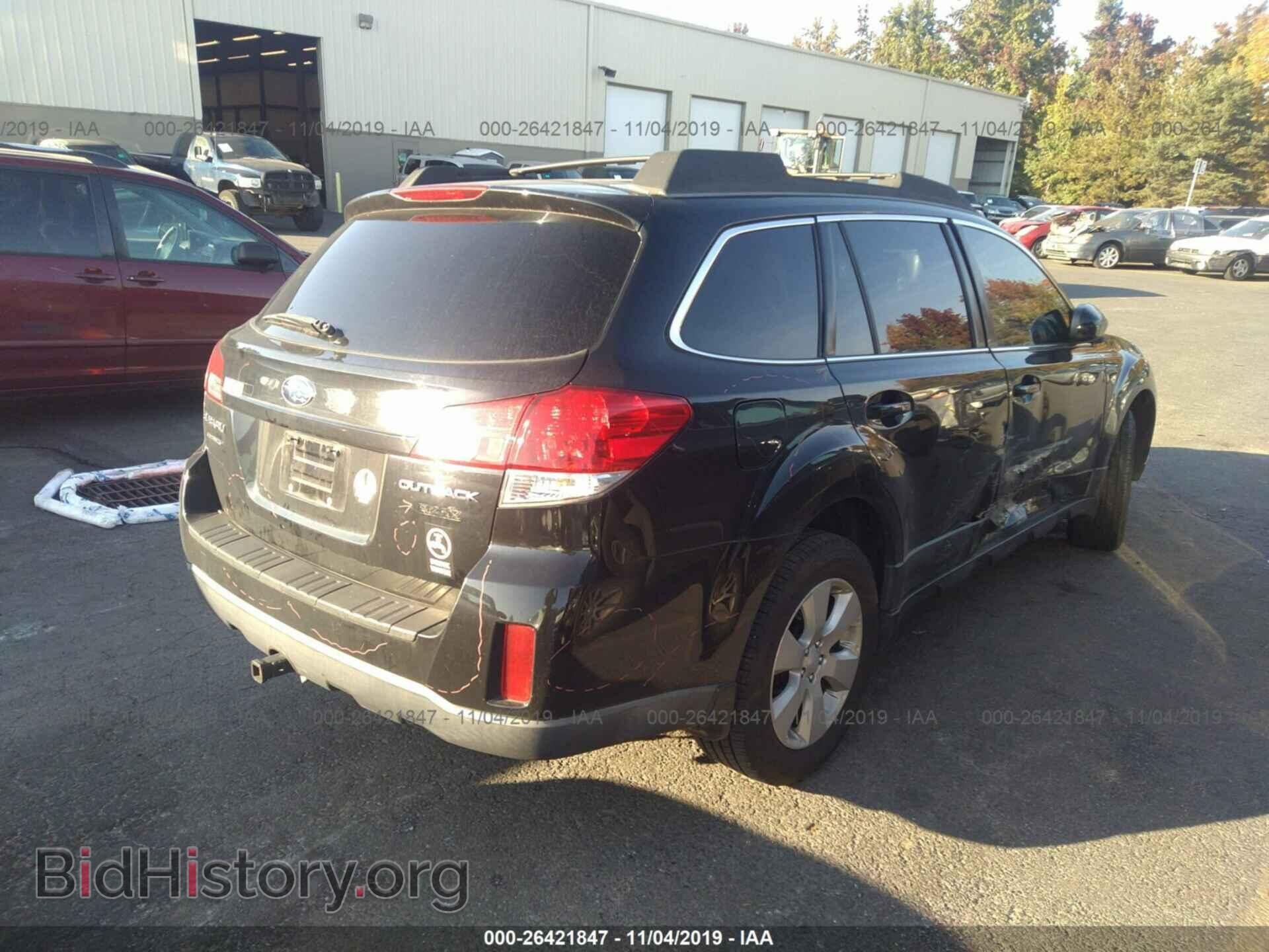2011 Subaru Outback - VIN: 4S4BRBCC3B3332530 - Фото 4