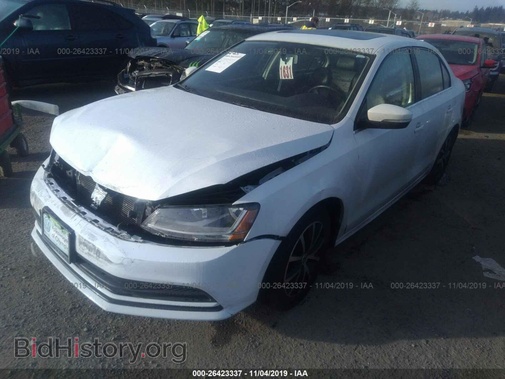 2017 VOLKSWAGEN JETTA - VIN: 3VWDB7AJ5HM231364 - Photo 2