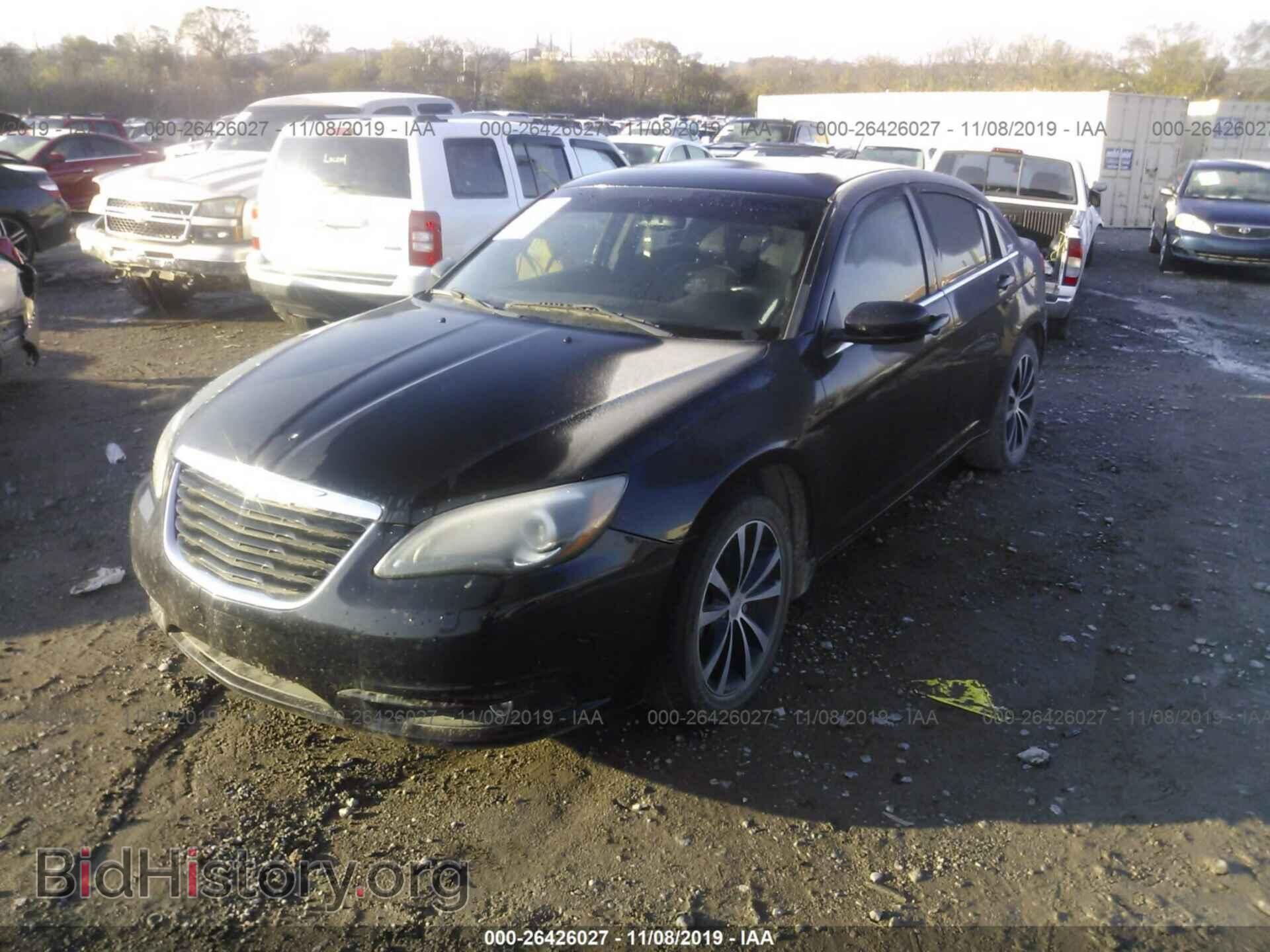 2011 CHRYSLER 200 - VIN: 1C3BC8FG7BN600916 - Фото 2
