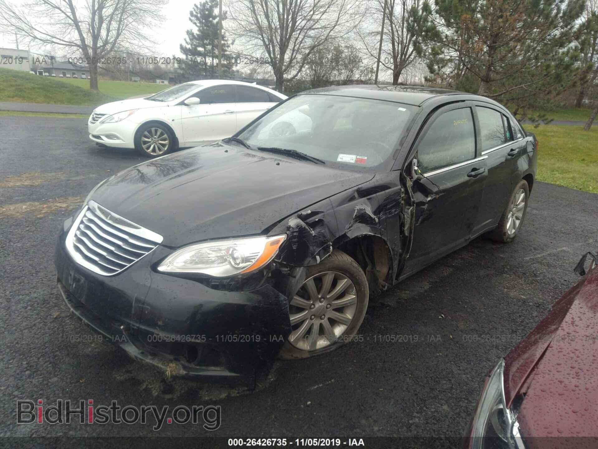 2011 CHRYSLER 200 - VIN: 1C3BC1FB0BN585946 - Фото 2