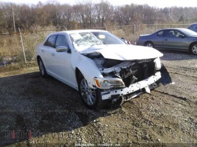 2012 Chrysler 300C, white — VIN 2C3CCAKT6CH252017, IAAI
