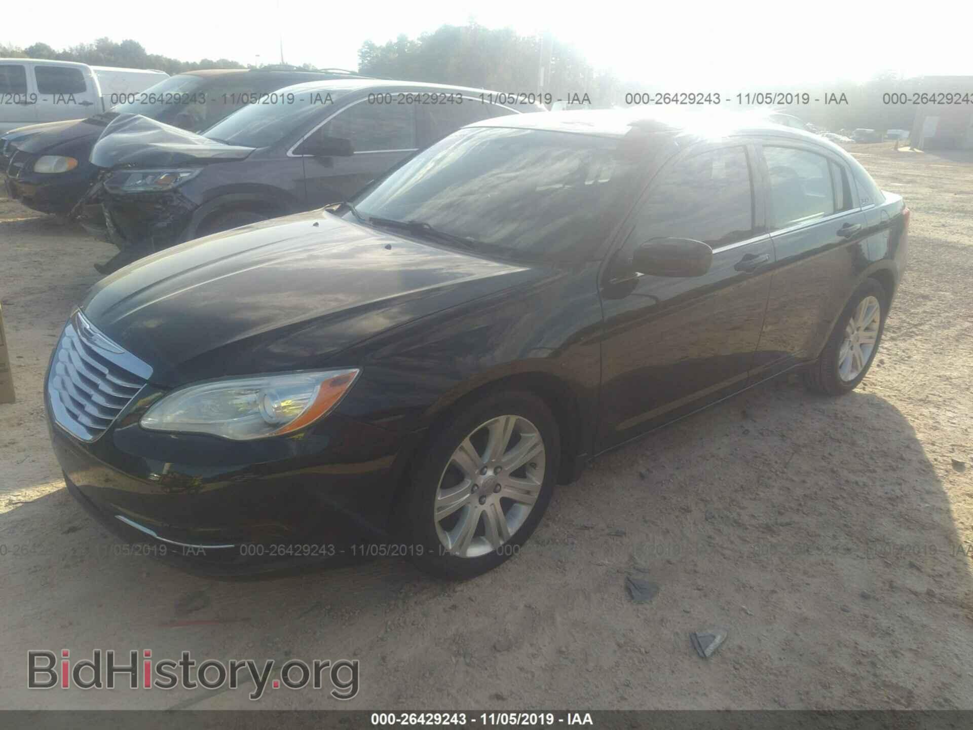 2013 CHRYSLER 200 - VIN: 1C3CCBABXDN639936 - Photo 2