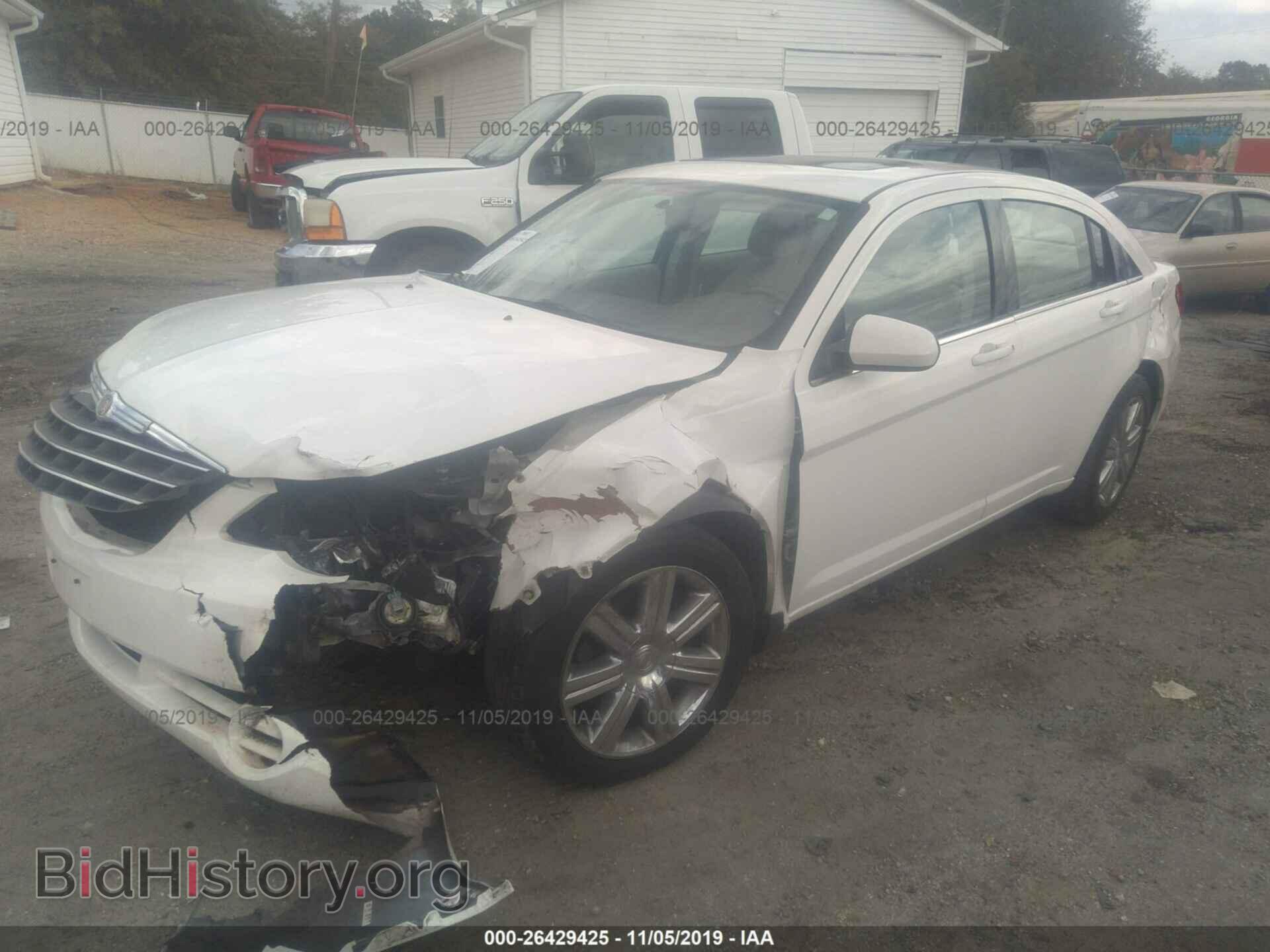 2010 CHRYSLER SEBRING - VIN: 1C3CC5FVXAN173375 - Фото 2
