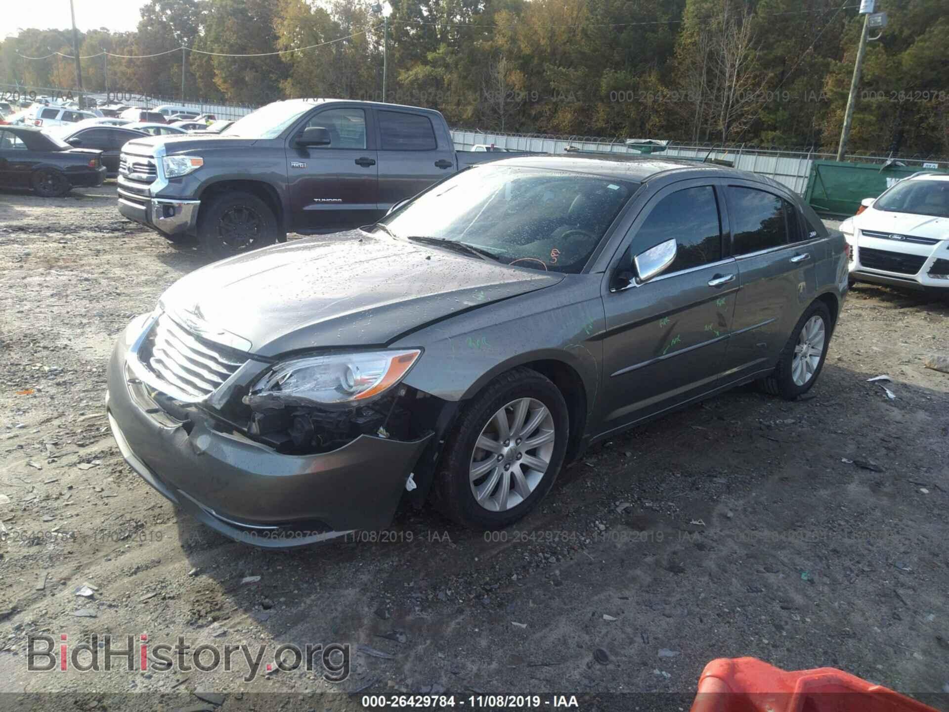 2013 CHRYSLER 200 - VIN: 1C3CCBCG3DN591284 - Фото 2