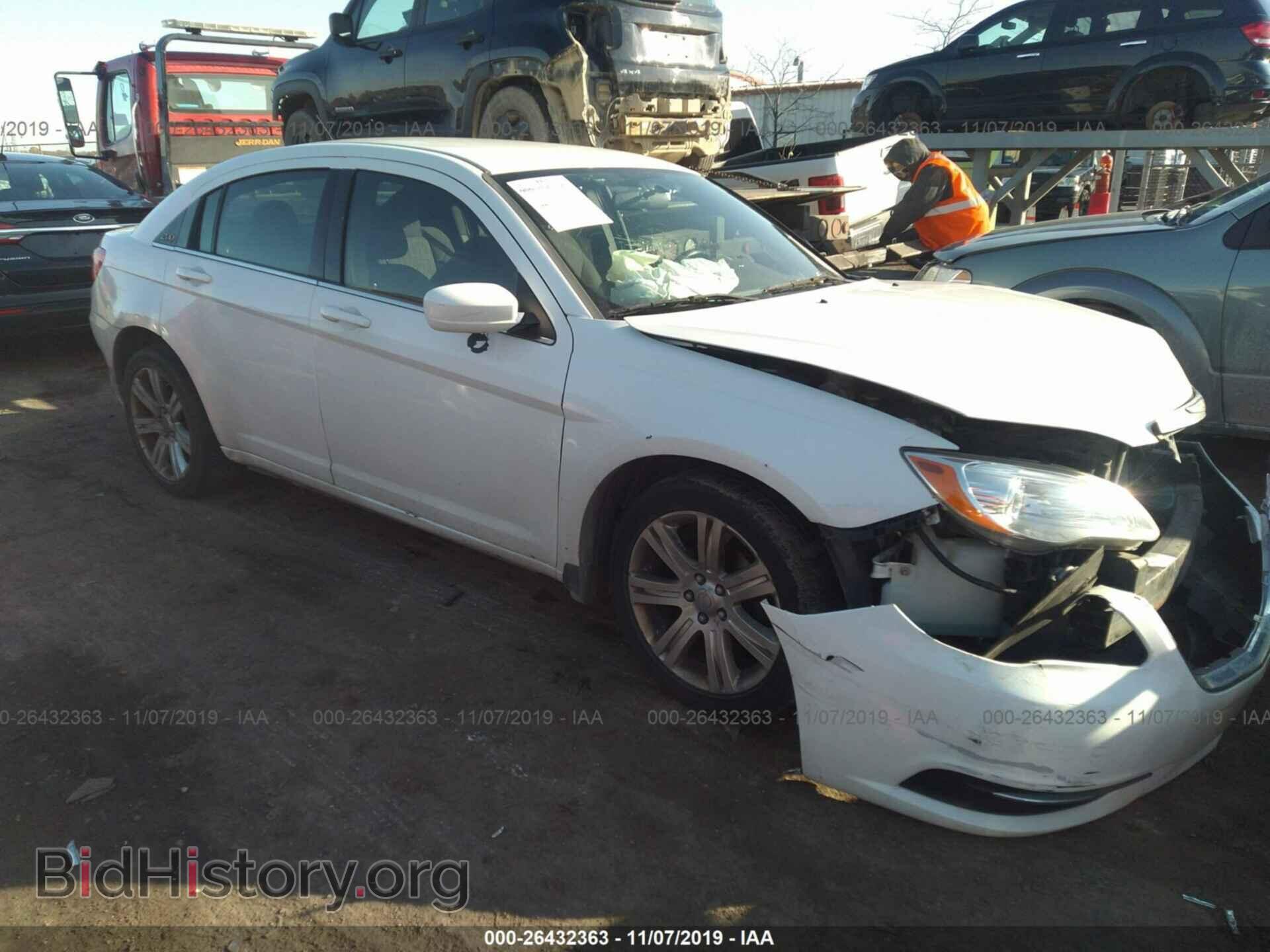 Photo 1C3BC1FB9BN612030 - CHRYSLER 200 2011