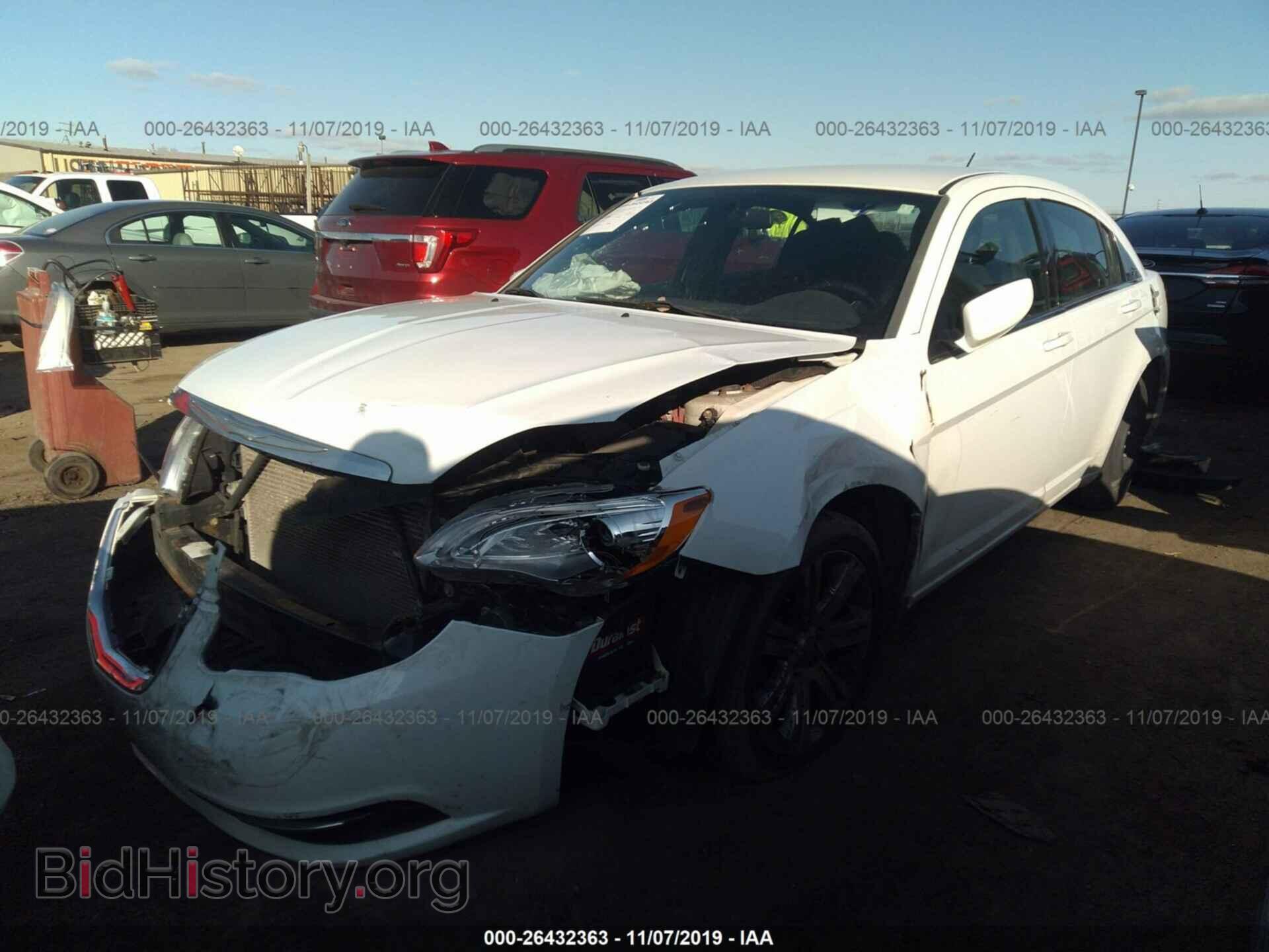 2011 CHRYSLER 200 - VIN: 1C3BC1FB9BN612030 - Фото 2