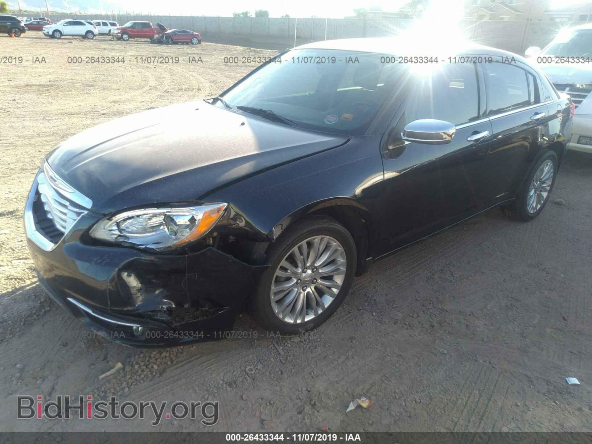 2011 CHRYSLER 200 - VIN: 1C3BC2FG2BN580930 - Photo 2