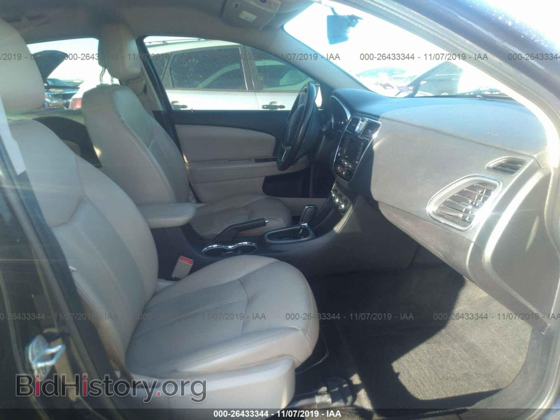 2011 CHRYSLER 200 - VIN: 1C3BC2FG2BN580930 - Photo 5
