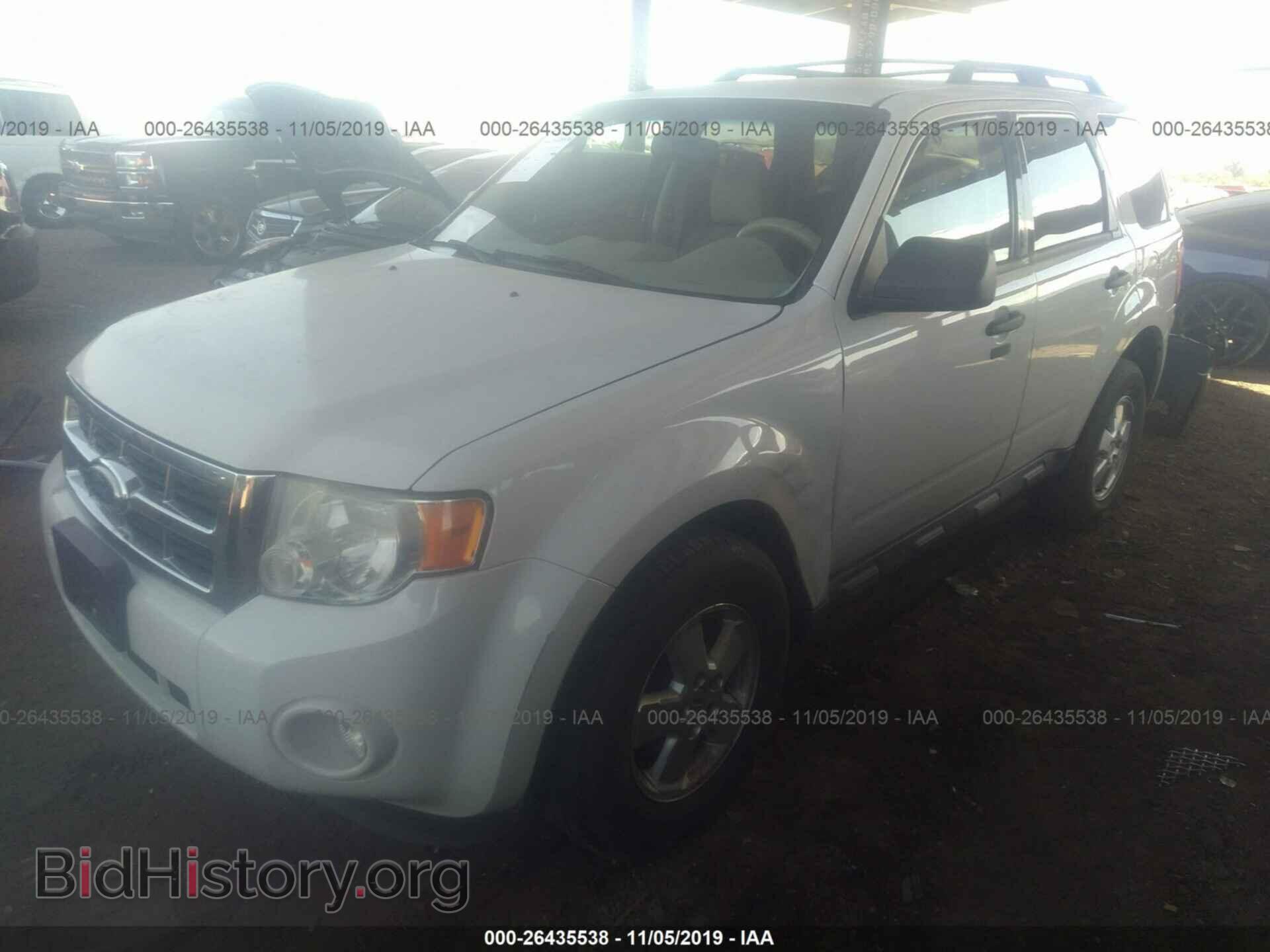 2011 FORD ESCAPE - VIN: 1FMCU0D79BKB79442 - Фото 2