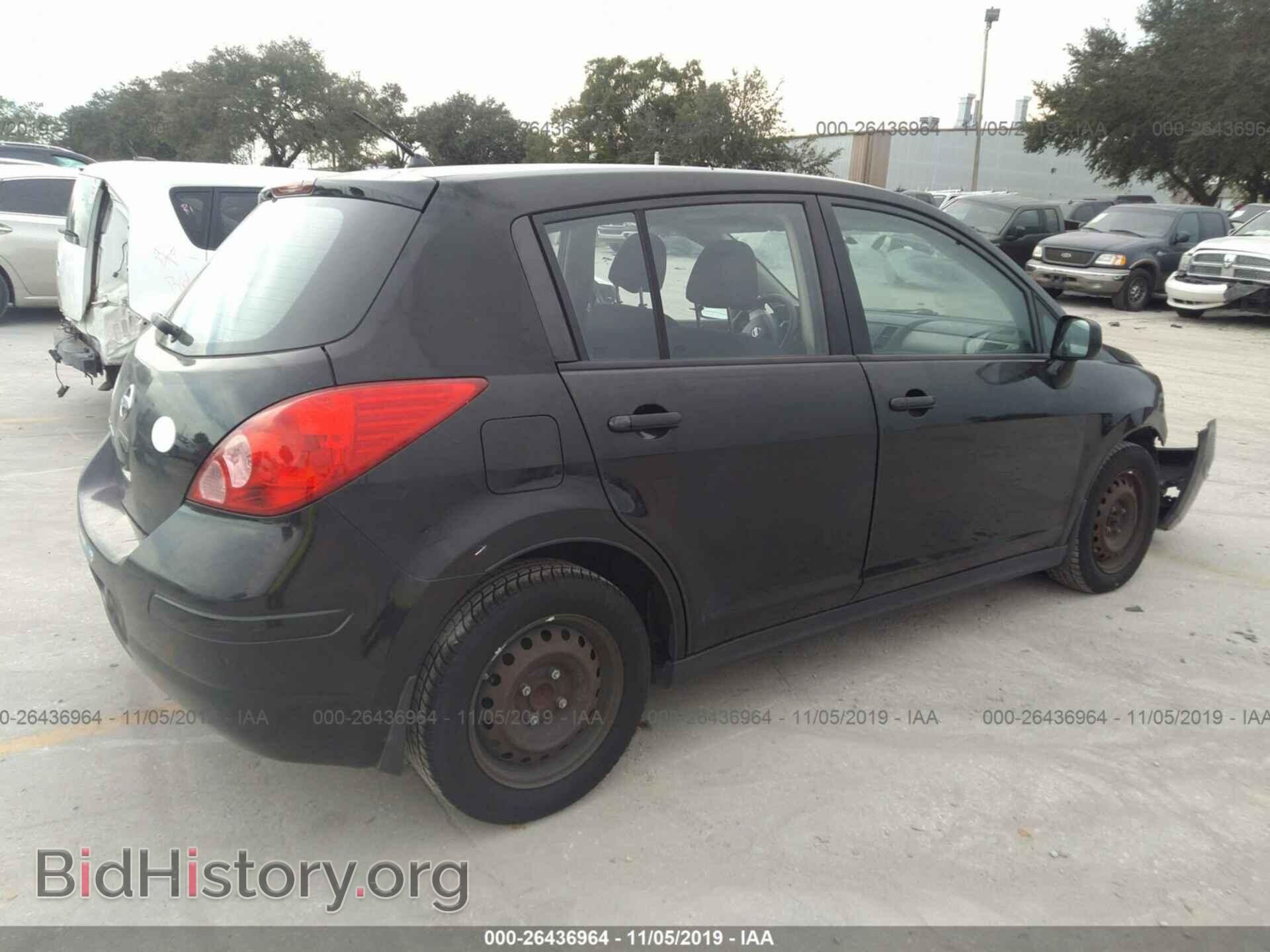 2009 Nissan Versa - VIN: 3N1BC13EX9L355662 - Фото 4